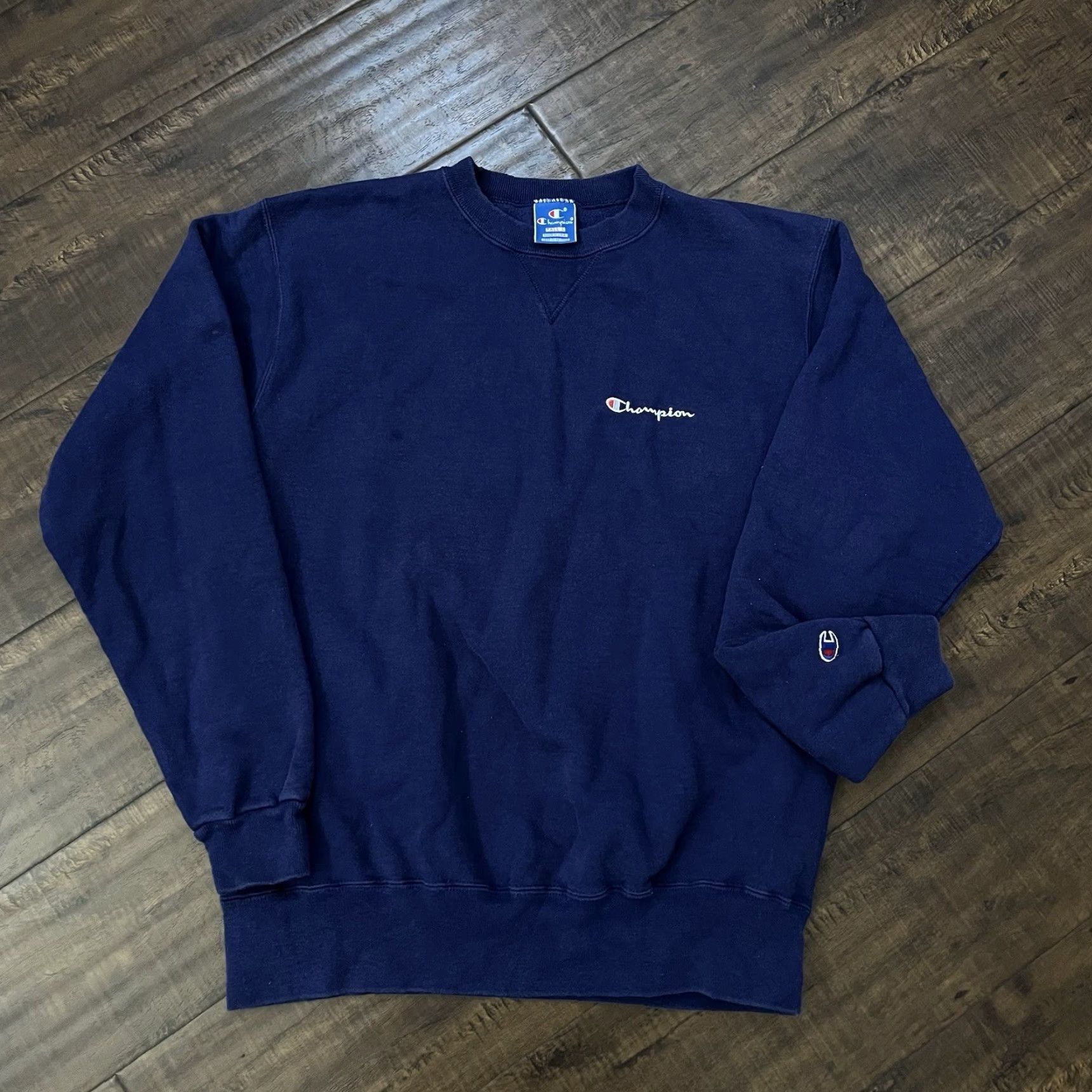 Champion VINTAGE Champion Sweatshirt Mens Large Tall Crewneck Navy Blue 90s Reverse Weave USA Made Size US L / EU 52-54 / 3 - 2 Thumbnail