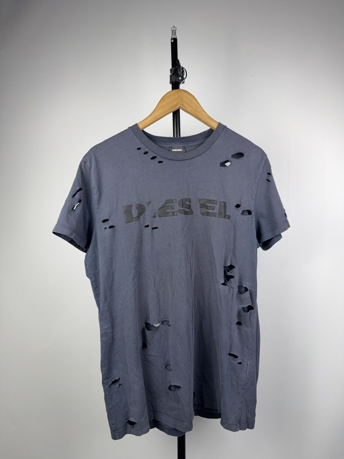 Diesel 00s Luxury Diesel Distressed Destroyed Logo T-Shirt Faded Size US XL / EU 56 / 4 - 1 Thumbnail