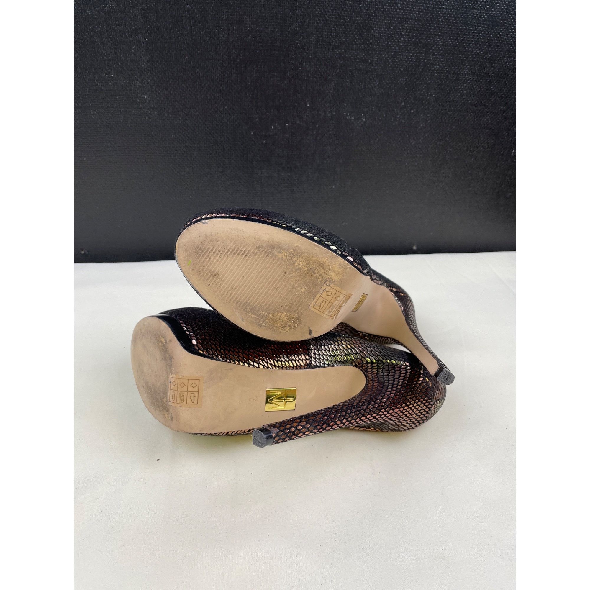 Other Truth or Dare By Madonna Women's Metallic Shoes/Heels 5.75" Size US 7 / IT 37 - 8 Thumbnail