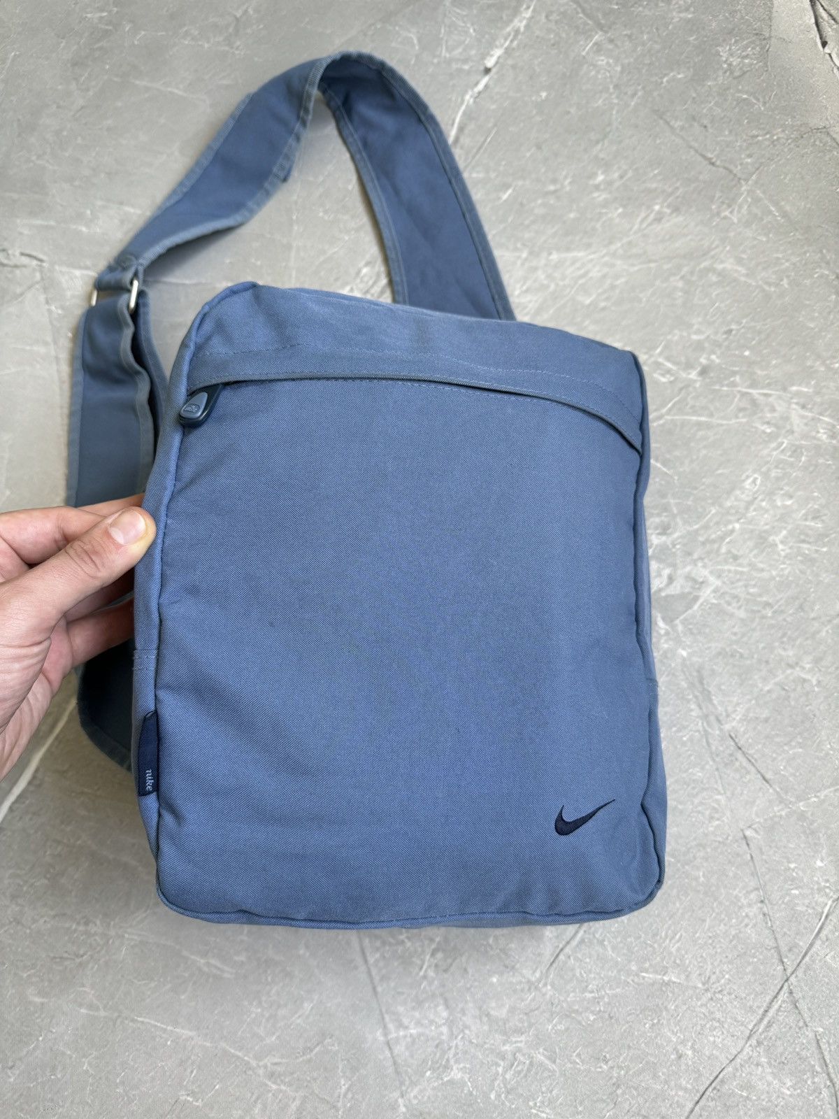 Nike Vintage Nike Sling Bag Swoosh Gorpcore BackPack 90s Y2k Size ONE SIZE - 3 Thumbnail