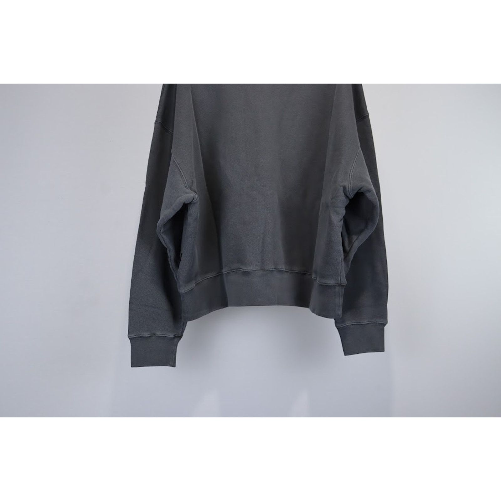Palm Angels o1rshd1 GD Curved Logo Crew Crewneck in Black/White Size US M / EU 48-50 / 2 - 7 Thumbnail