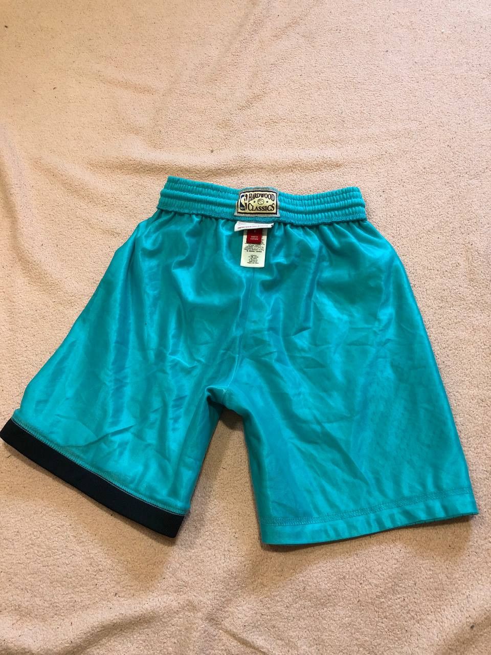 NBA Vintage NBA Y2K Logo Shorts Size 30 Size US 30 / EU 46 - 12 Thumbnail
