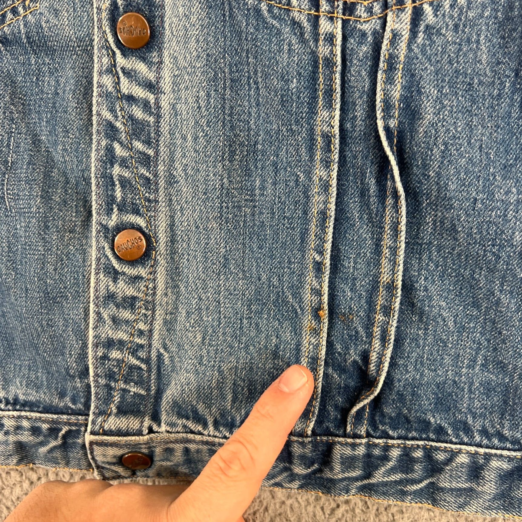 Denime VINTAGE Gauchos Denim Jacket Small Cropped Snap Up Light Wash USA Bomber Jacket Unisex Adults Blue Denim Chuck USA Size US S / EU 44-46 / 1 - 5 Thumbnail