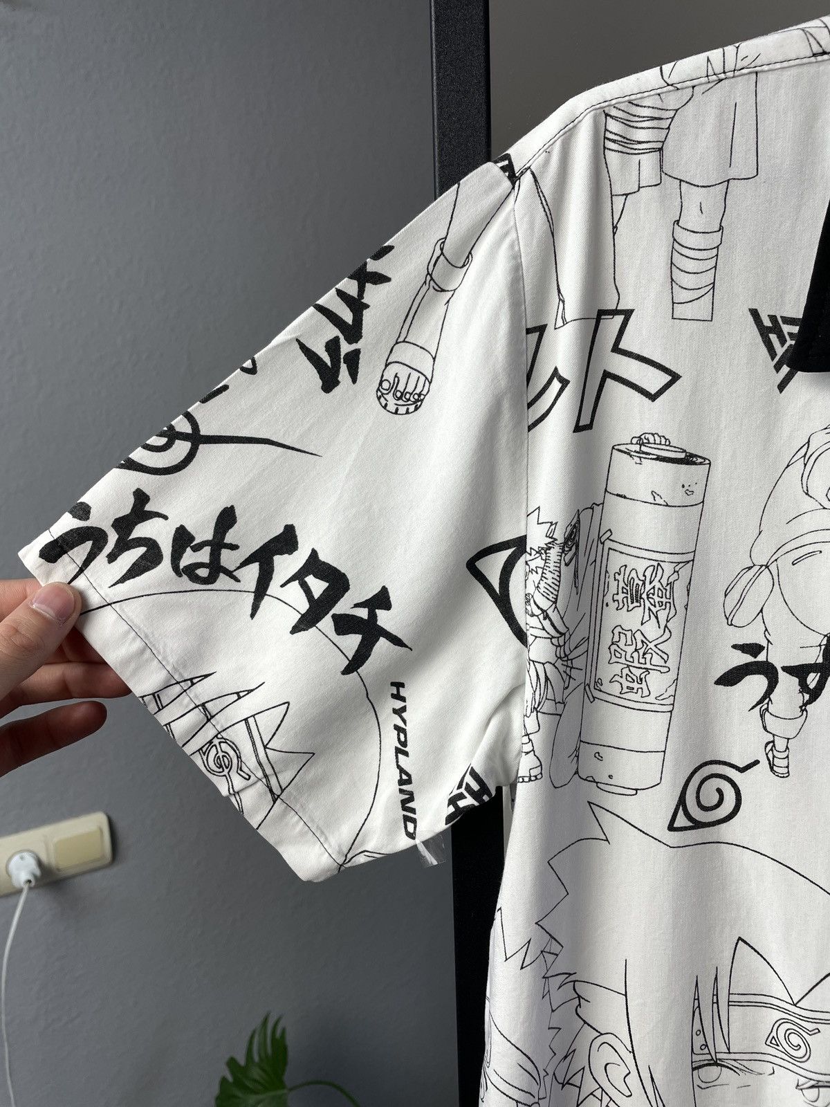 Japanese Brand × Vintage Vintage 2002 Naruto Graphic Tee Y2K T-Shirt Size US S / EU 44-46 / 1 - 6 Thumbnail