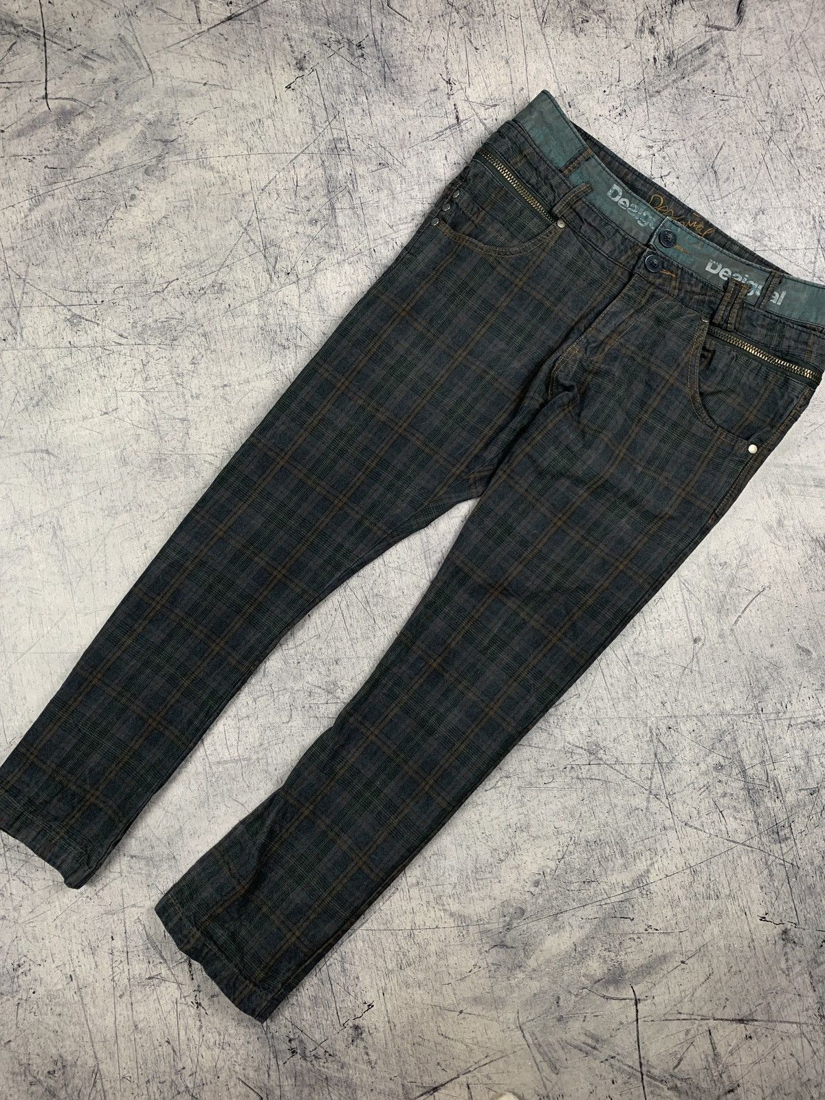 Desigual Vintage Y2K Desigual Plaid Avant Garde Pants Size 40 Regular Size US 31 - 1 Thumbnail