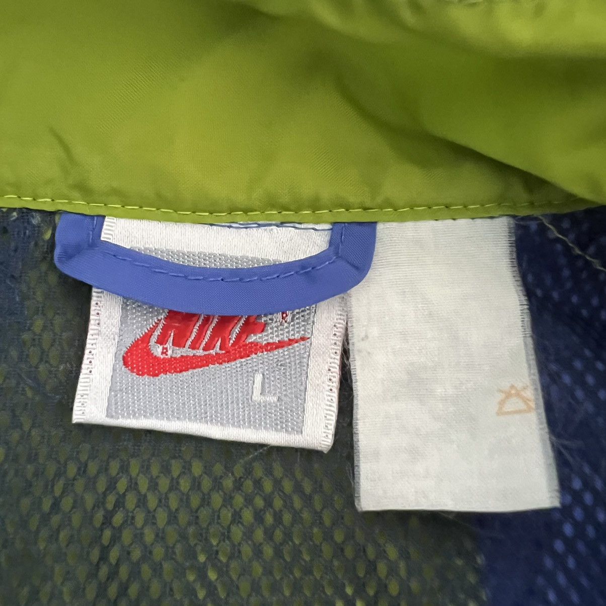 Nike Vintage Nike Blue Green Hooded Windbreaker Jacket Men’s L Size US L / EU 52-54 / 3 - 5 Thumbnail