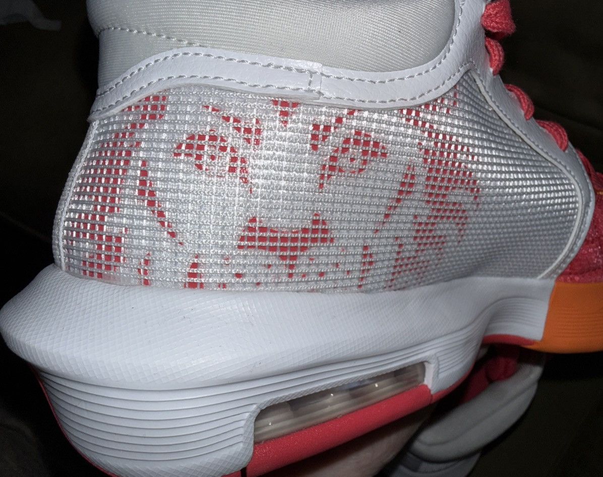 Nike Nike LeBron James Witness VIII (8) “Dunkin’ Donuts” Ltd. NEW Size US 10 / EU 43 - 13 Thumbnail
