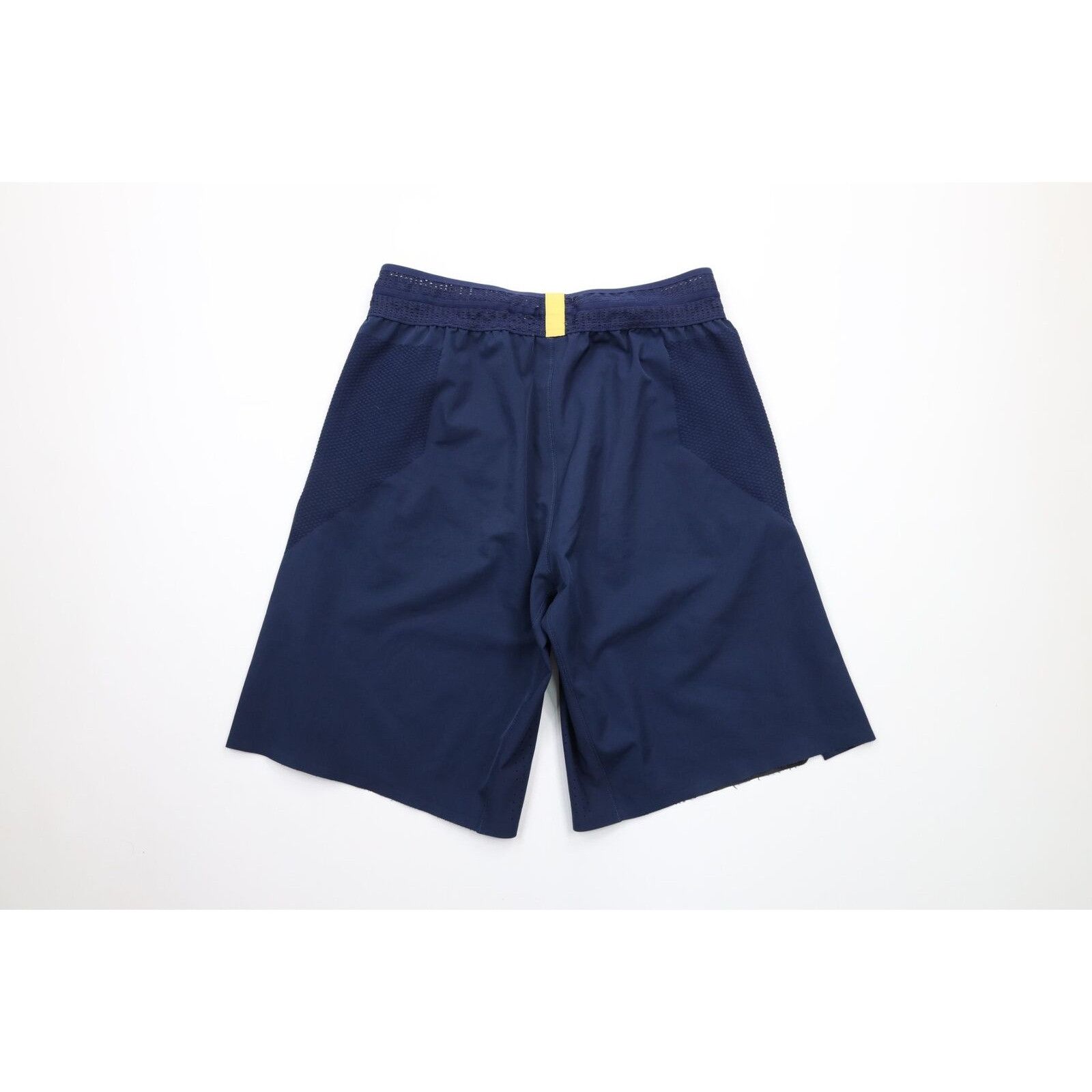 Jordan Brand × Nike Nike Air Jordan Spell Out University of Michigan Tech Shorts Size US 32 / EU 48 - 9 Thumbnail