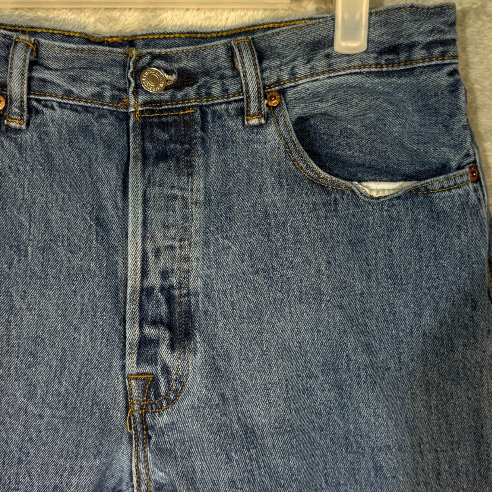 Levi's VINTAGE Levi’s 501 Mens Jeans 34x30 Blue Denim Medium Wash Button Fly Straight Leg Size US 34 / EU 50 - 4 Thumbnail