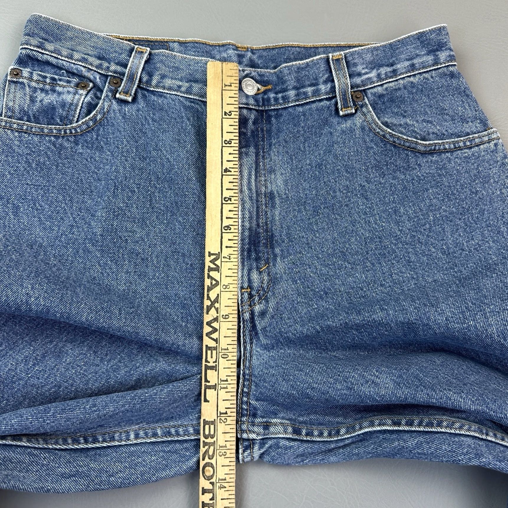 Levi's VINTAGE Levi's 550 Jeans Women's 14 Mis M Stone Wash Relaxed Tapered Leg 90s Cowboy Retro USA Denim 31in Inseam Womens Kate Size 36" / US 14 / IT 50 - 5 Thumbnail