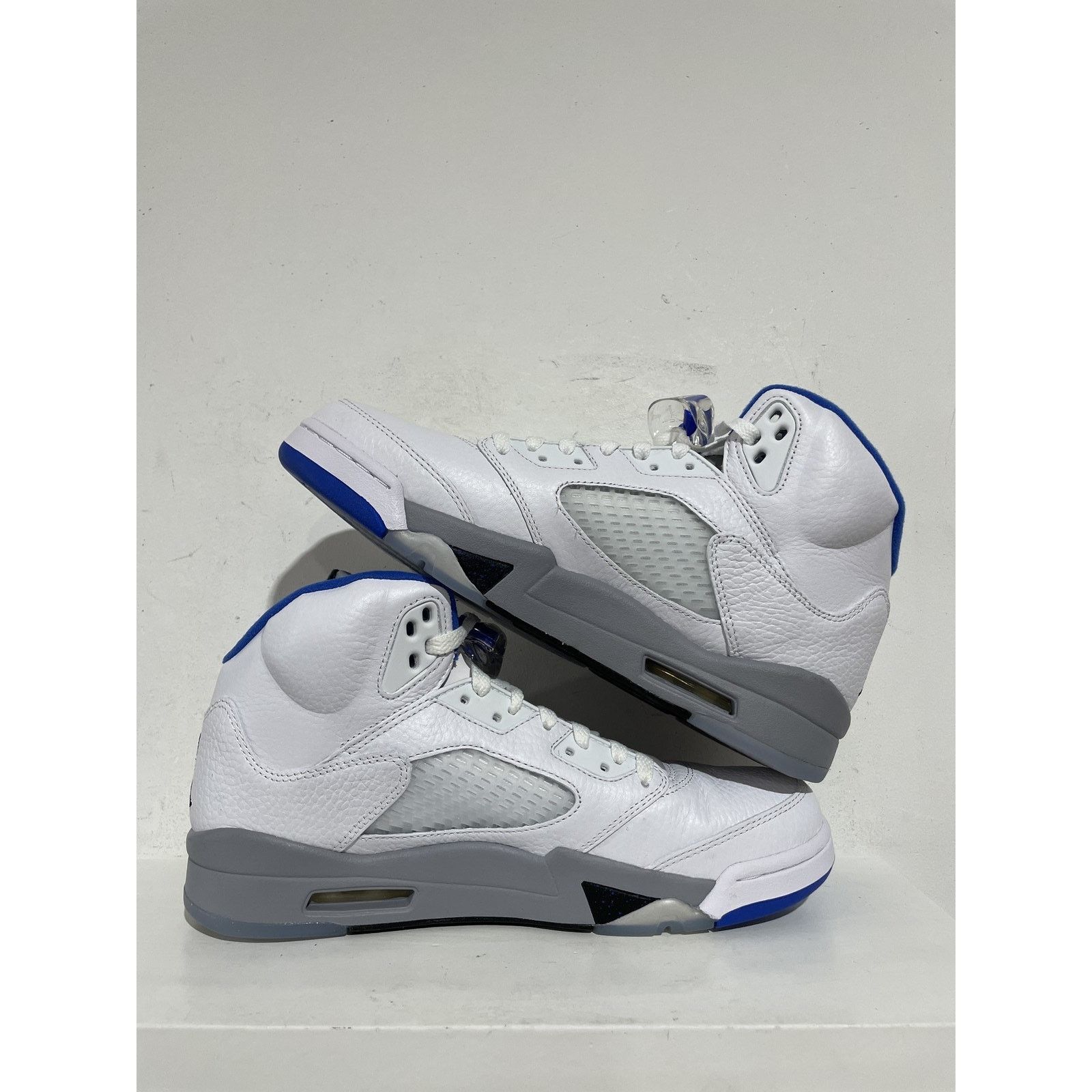Jordan Brand NIKE JORDAN 5 WHITE STEALTH 2021 SIZE 9.5 NEW Size US 9.5 / EU 42-43 - 2 Thumbnail