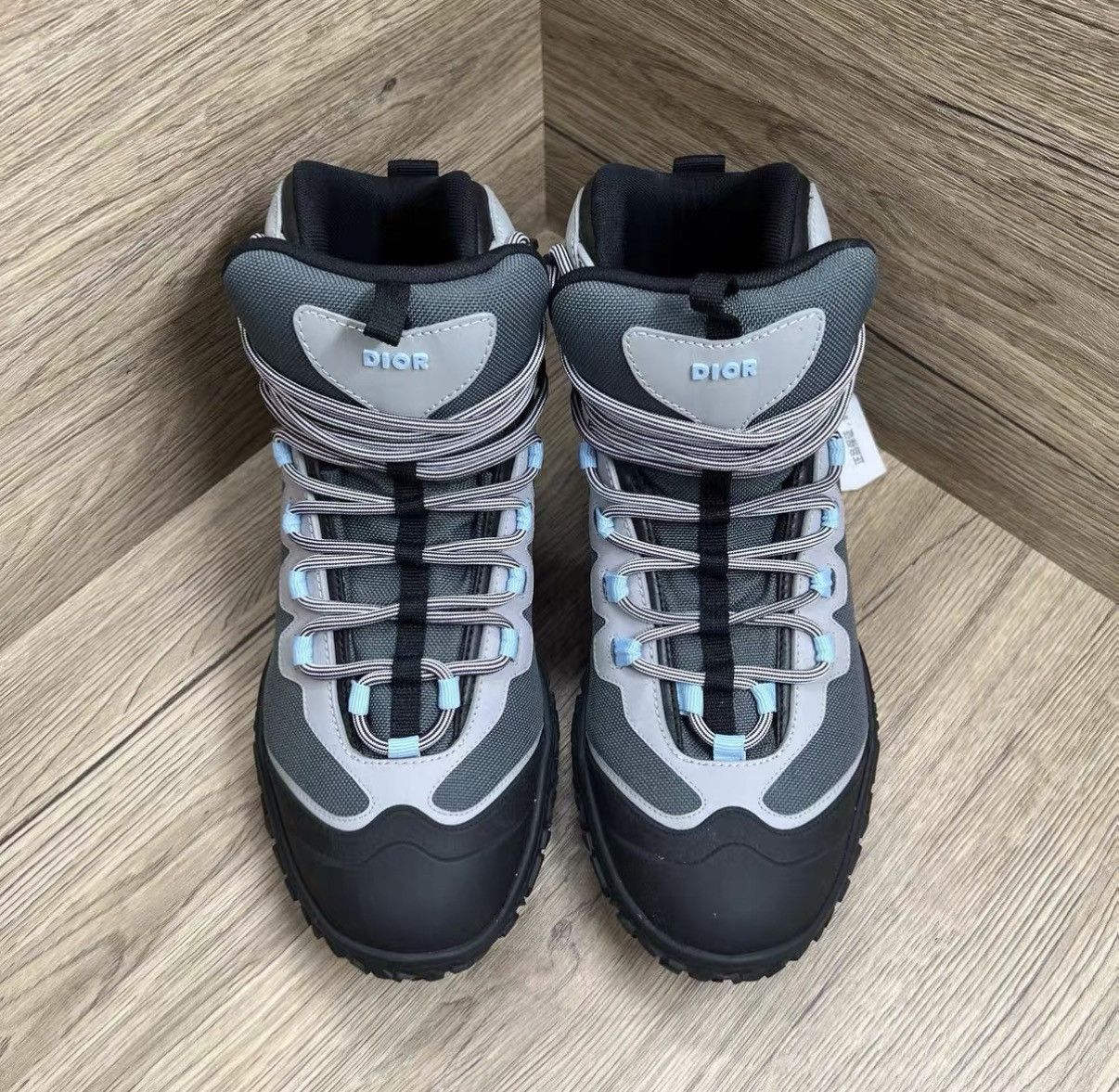 Dior Dior Izon Green and Grey Sneakers J41 Size US 8 / EU 41 - 2 Thumbnail