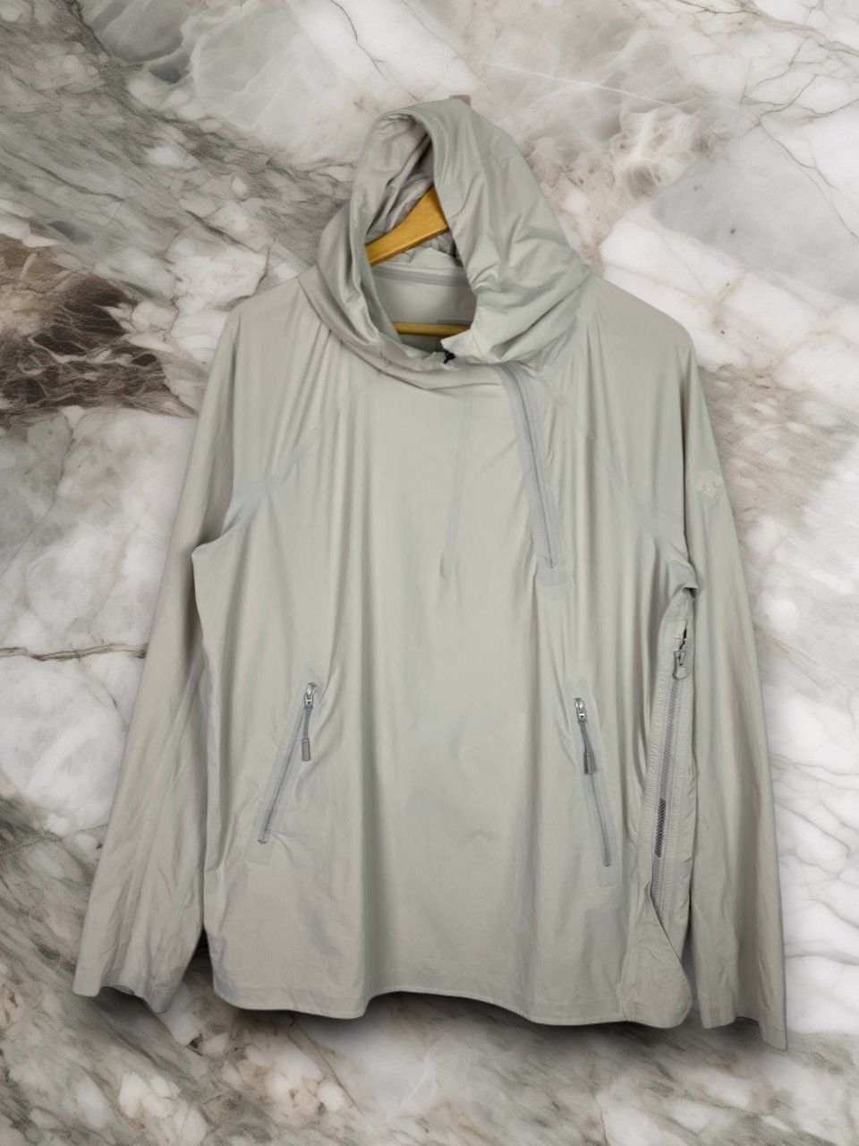 Descente descente nylon waterproof jacket nice design Size US L / EU 52-54 / 3 - 1 Thumbnail
