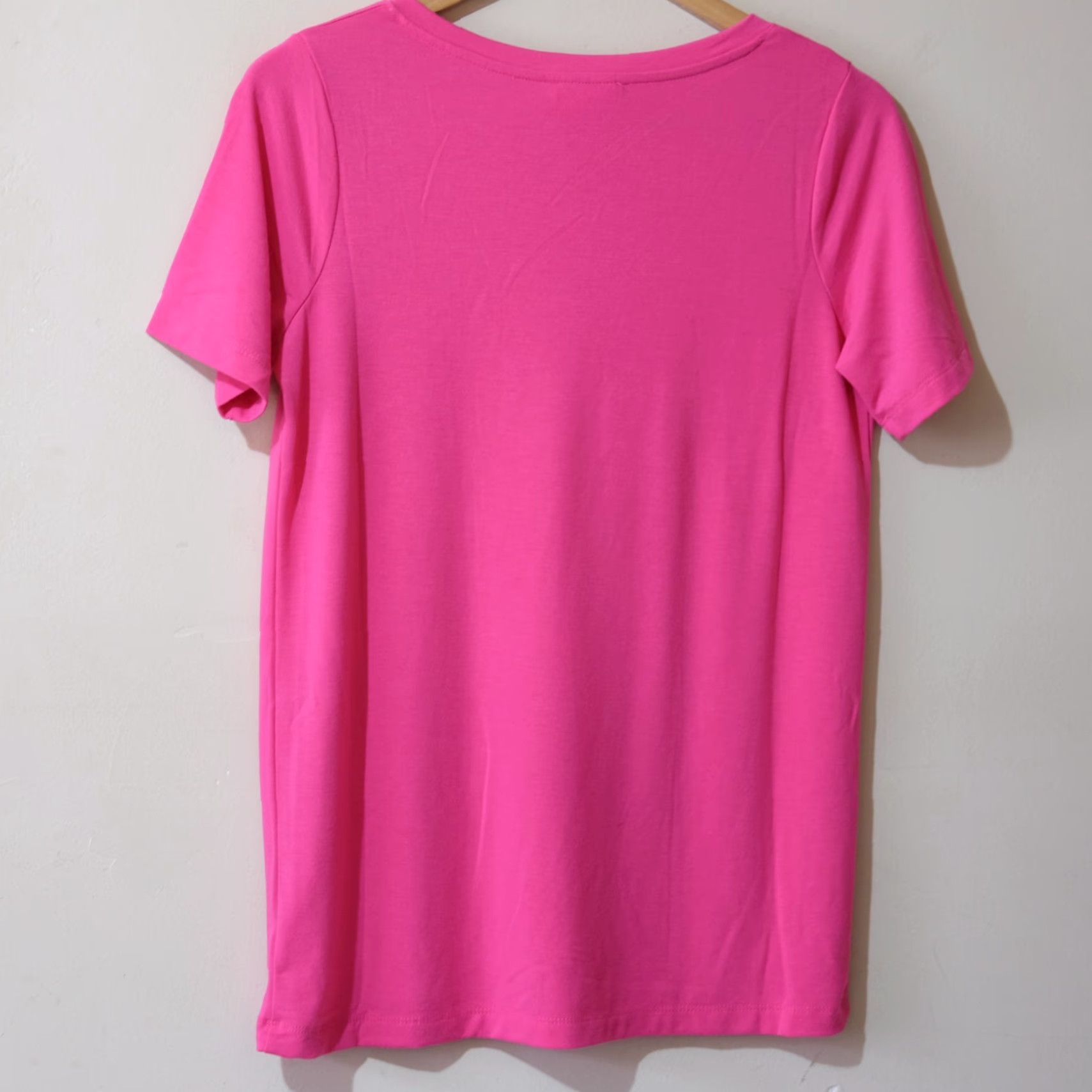 Vintage Zenana Outfitters T-Shirt Magenta V-Neck Short Sleeve Womens M Shirt Size M / US 6-8 / IT 42-44 - 5 Thumbnail