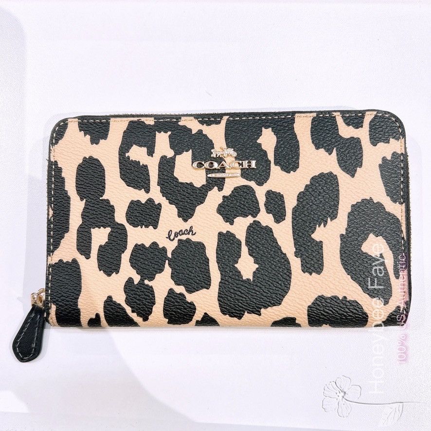 Coach Medium Id Zip Wallet With Leopard Print CW500 Size ONE SIZE - 1 Thumbnail