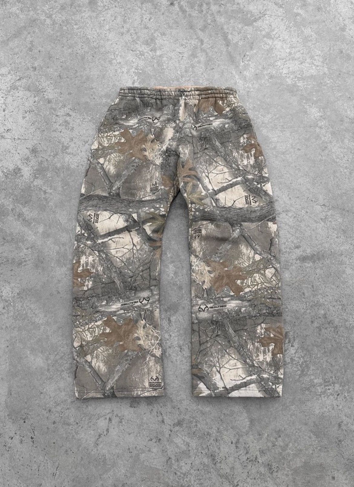 Japanese Brand × Realtree Real Tree Camouflage Baggy Sweatpants Size US 32 / EU 48 - 2 Thumbnail