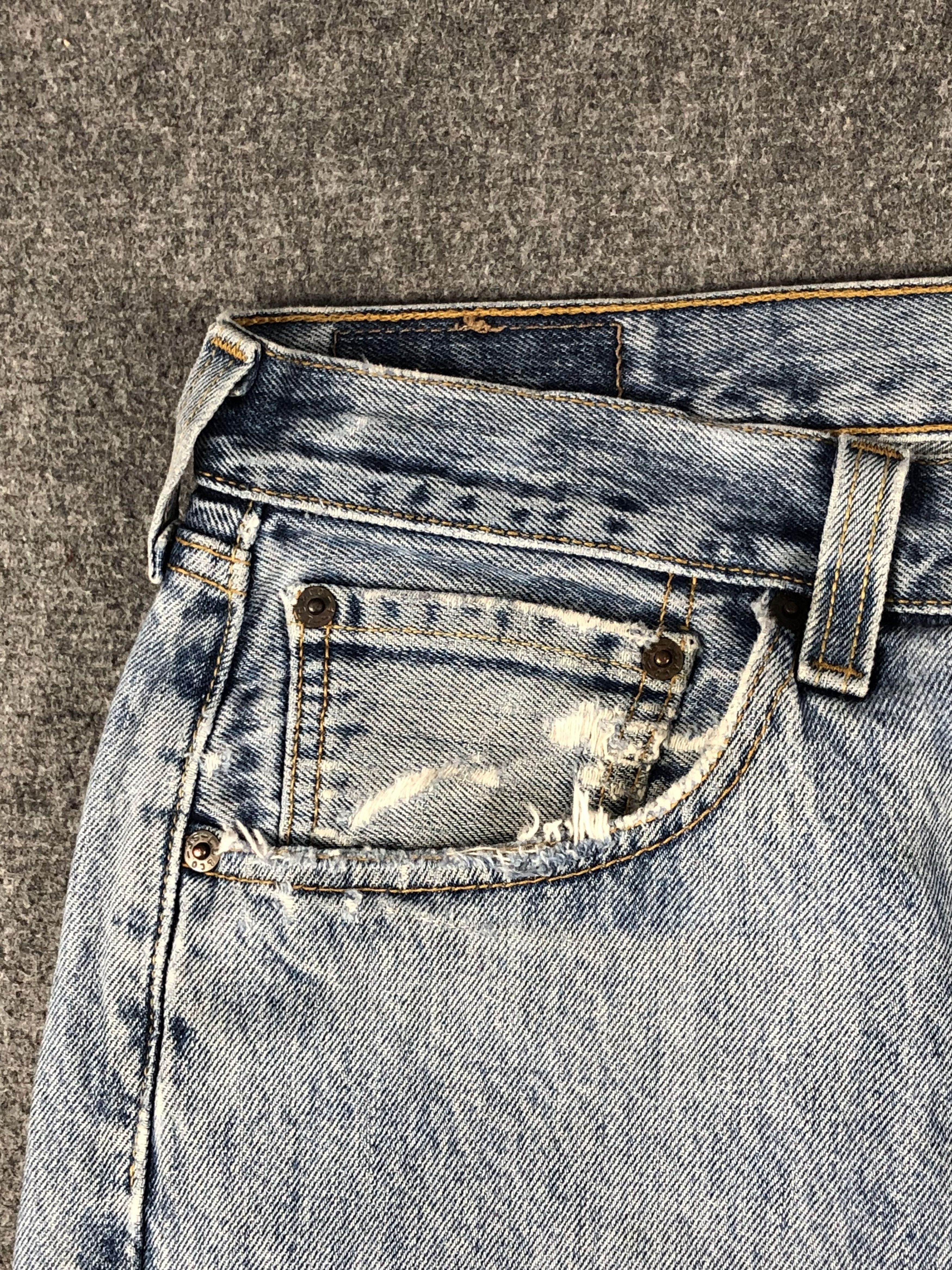 Levi's × Vintage Vintage Cropped Levis 501 Faded Blue Jeans DP2235 Size US 33 - 9 Thumbnail