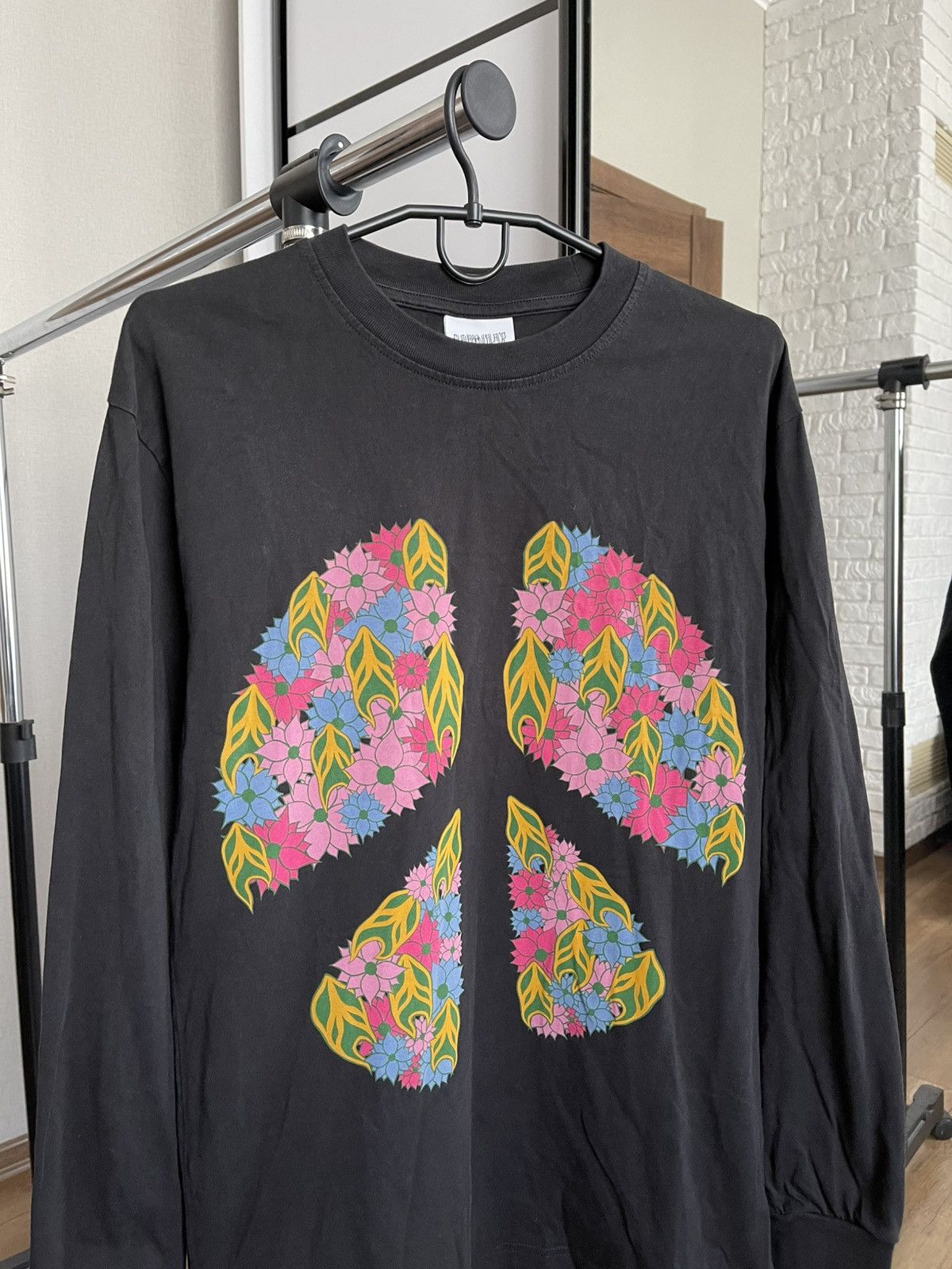 Palace Palace Suburban Peace And Love Long Sleeve T-Shirt Tee Size US S / EU 44-46 / 1 - 8 Thumbnail