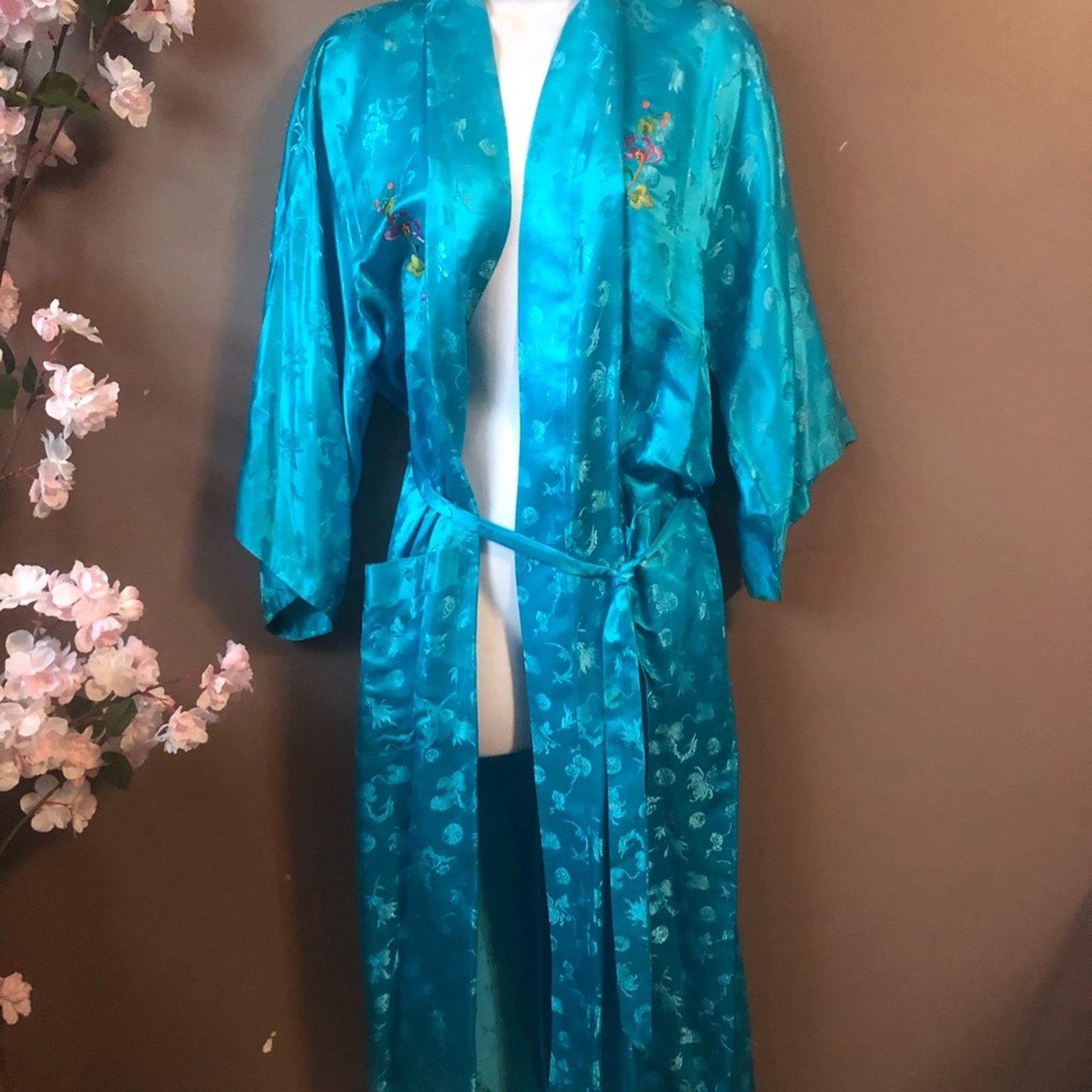 Embroidered silk robe floral