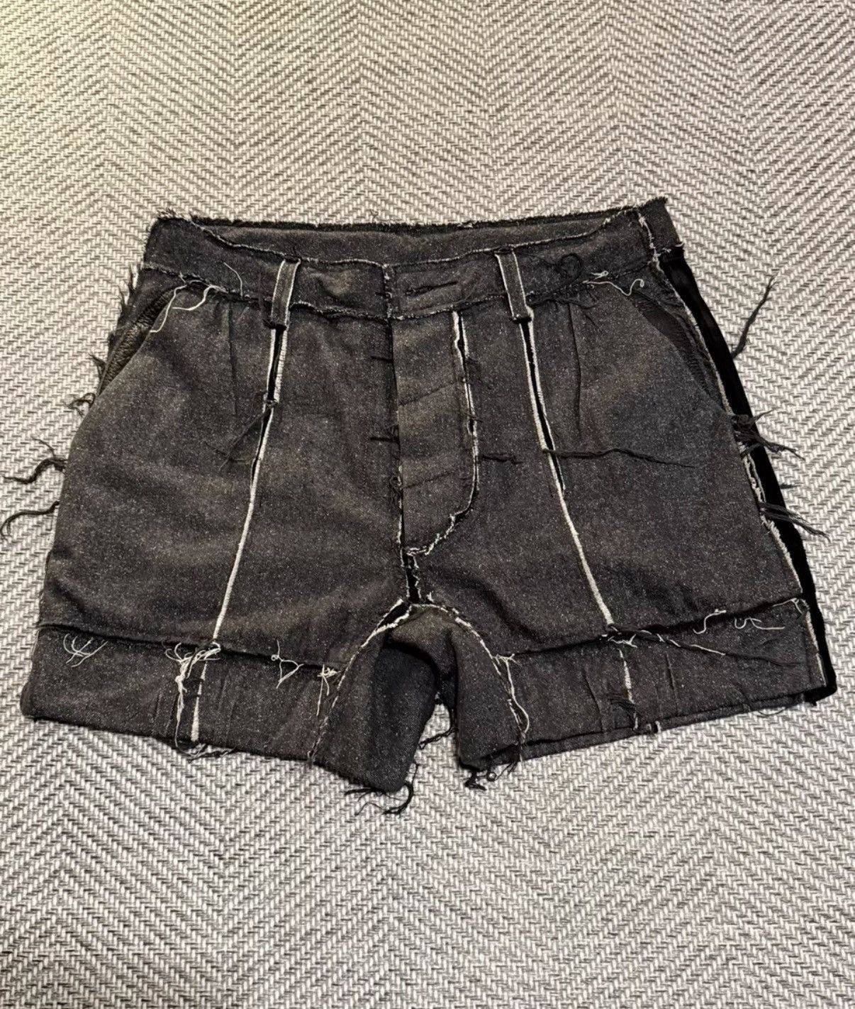 Takahiromiyashita The Soloist. TAKAHIROMIYASHITA The SoloIst Shorts K24 Size US 32 / EU 48 - 1 Thumbnail