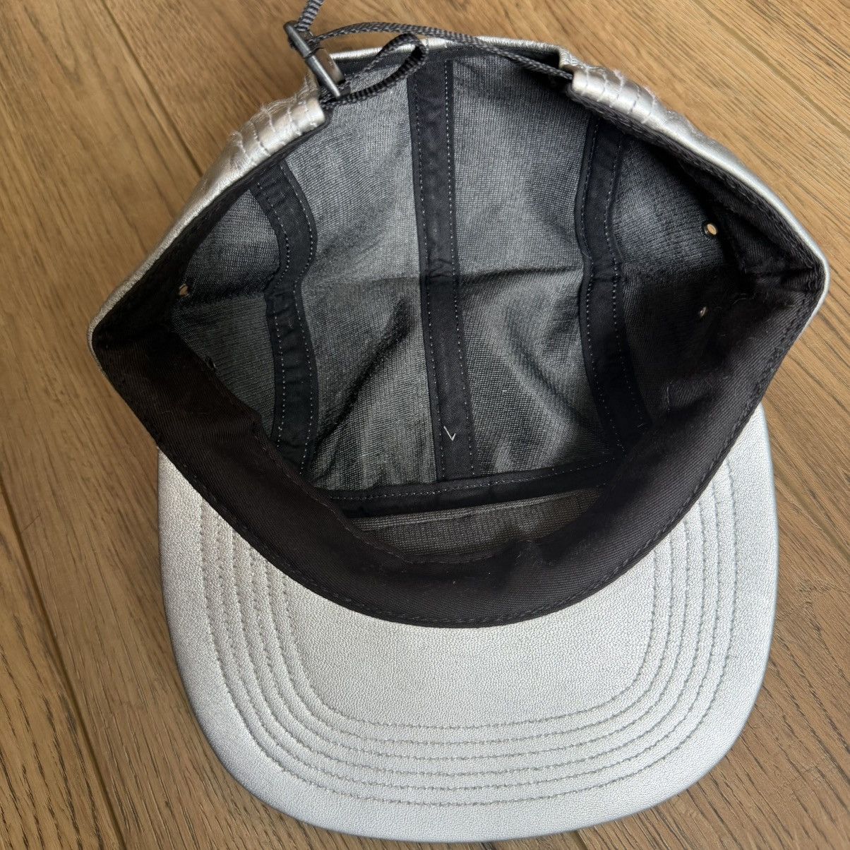 Supreme FW16 Supreme Silver Leather 5 Panel Camp Cap Size ONE SIZE - 3 Thumbnail