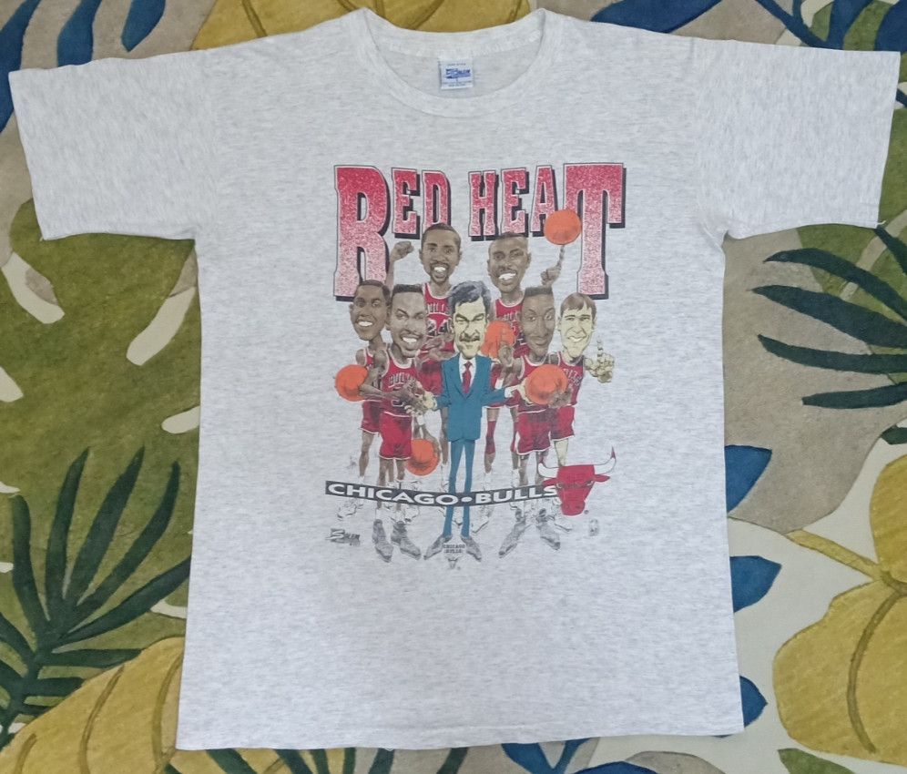 NBA × Vintage Vintage 90s NBA Playoffs Chicago Bulls Red Heat T-shirt Size US L / EU 52-54 / 3 - 4 Thumbnail