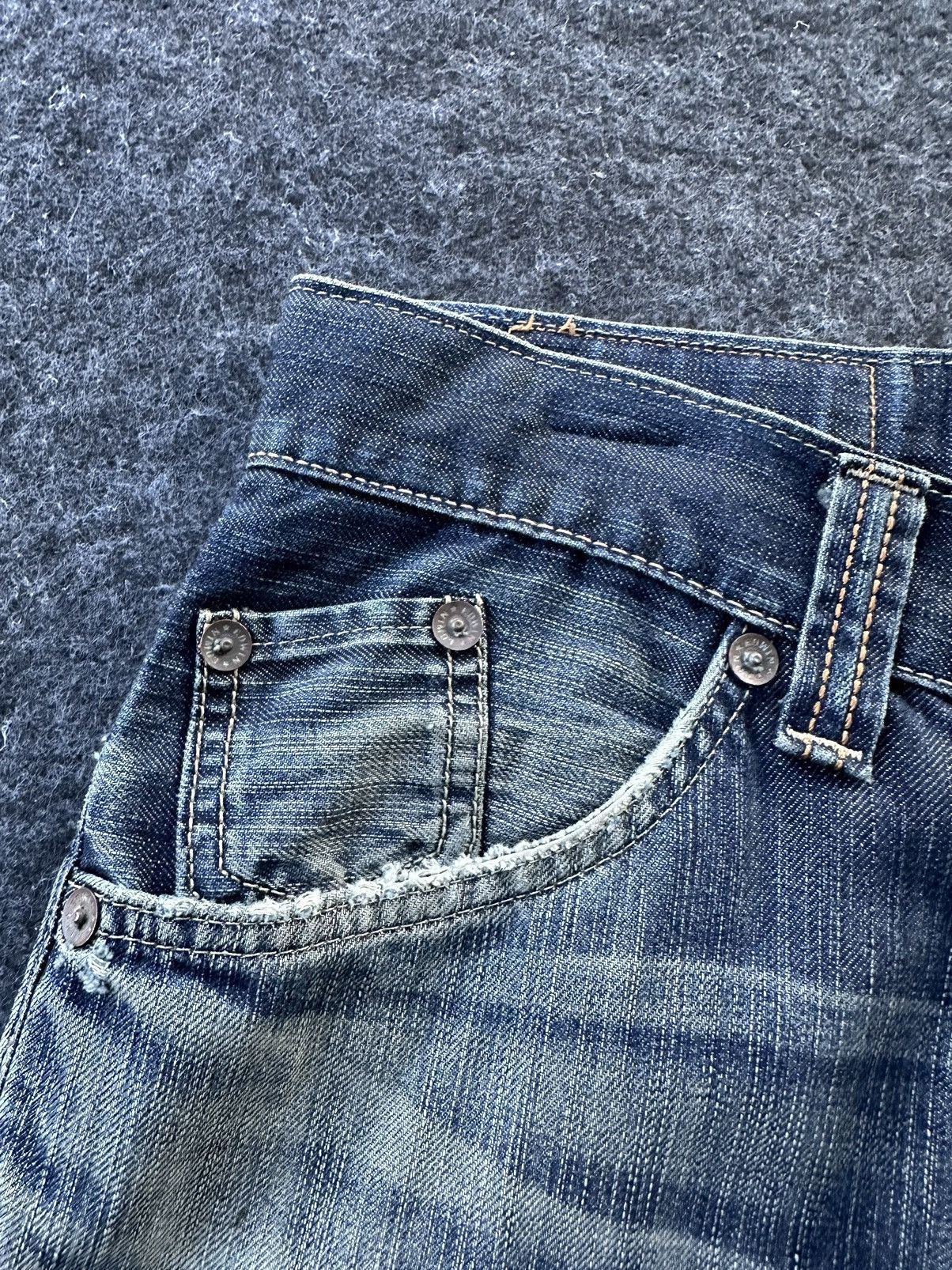 Edwin Vintage Edwin Exclusive Distressed Japan Denim 30x33 D344 Size US 30 / EU 46 - 14 Thumbnail
