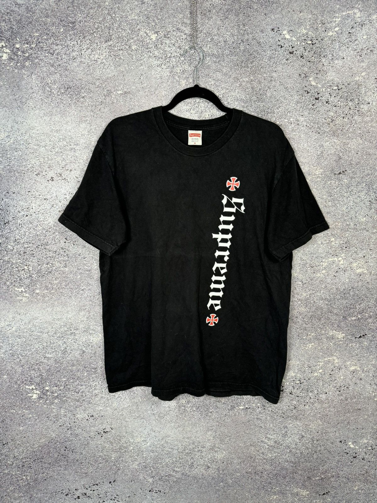 Supreme Independent Old English Tee | Grailed