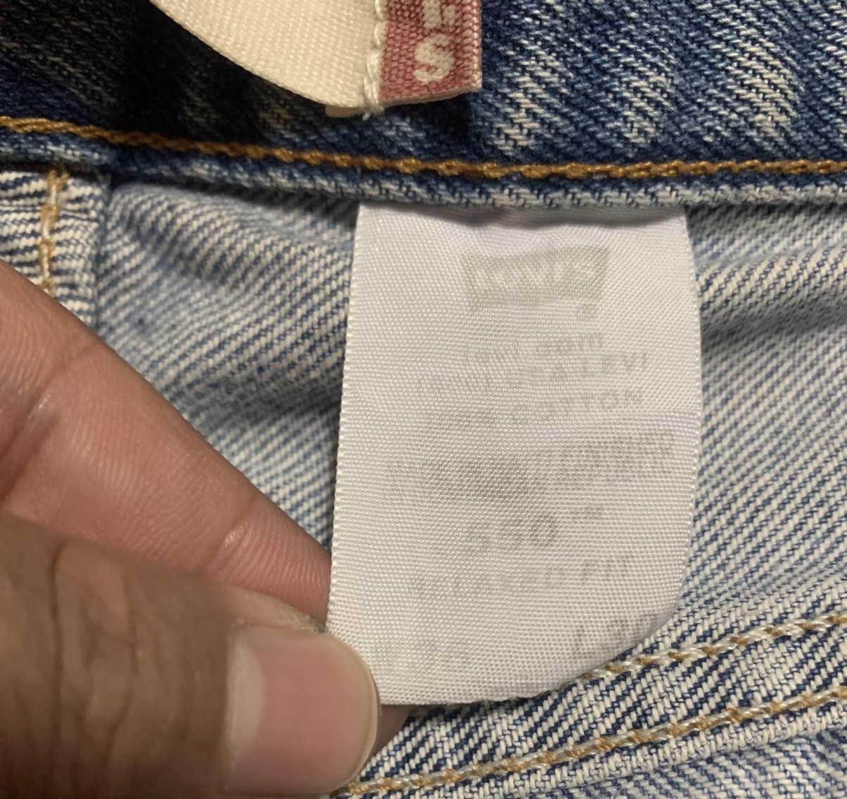 Levi's Vintage Levis 550 Relaxed Fit Faded Blue Jeans Size US 35 - 8 Thumbnail
