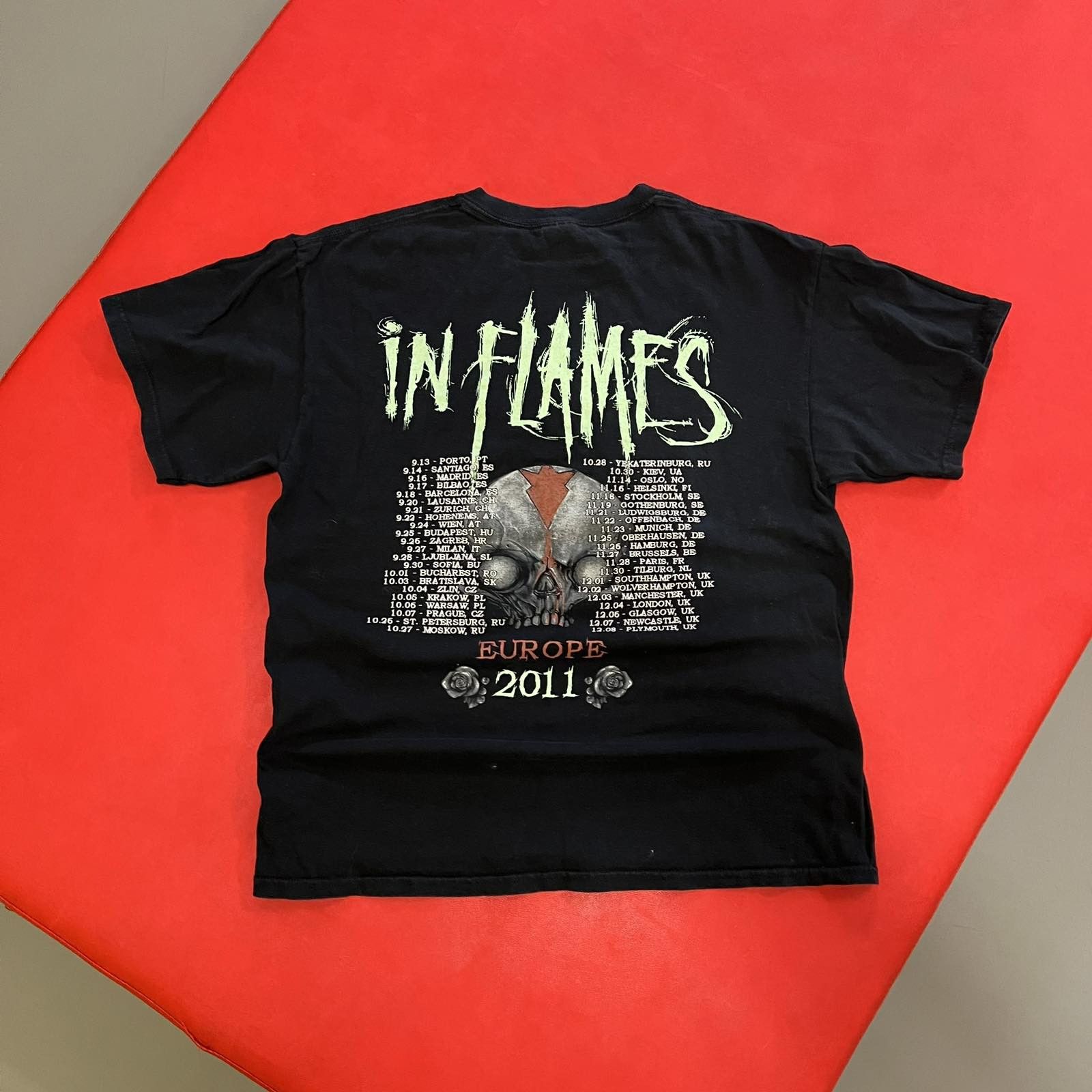 Band Tees In Flames 2011 Tour Rock band Shirt Sz L Size US L / EU 52-54 / 3 - 2 Thumbnail