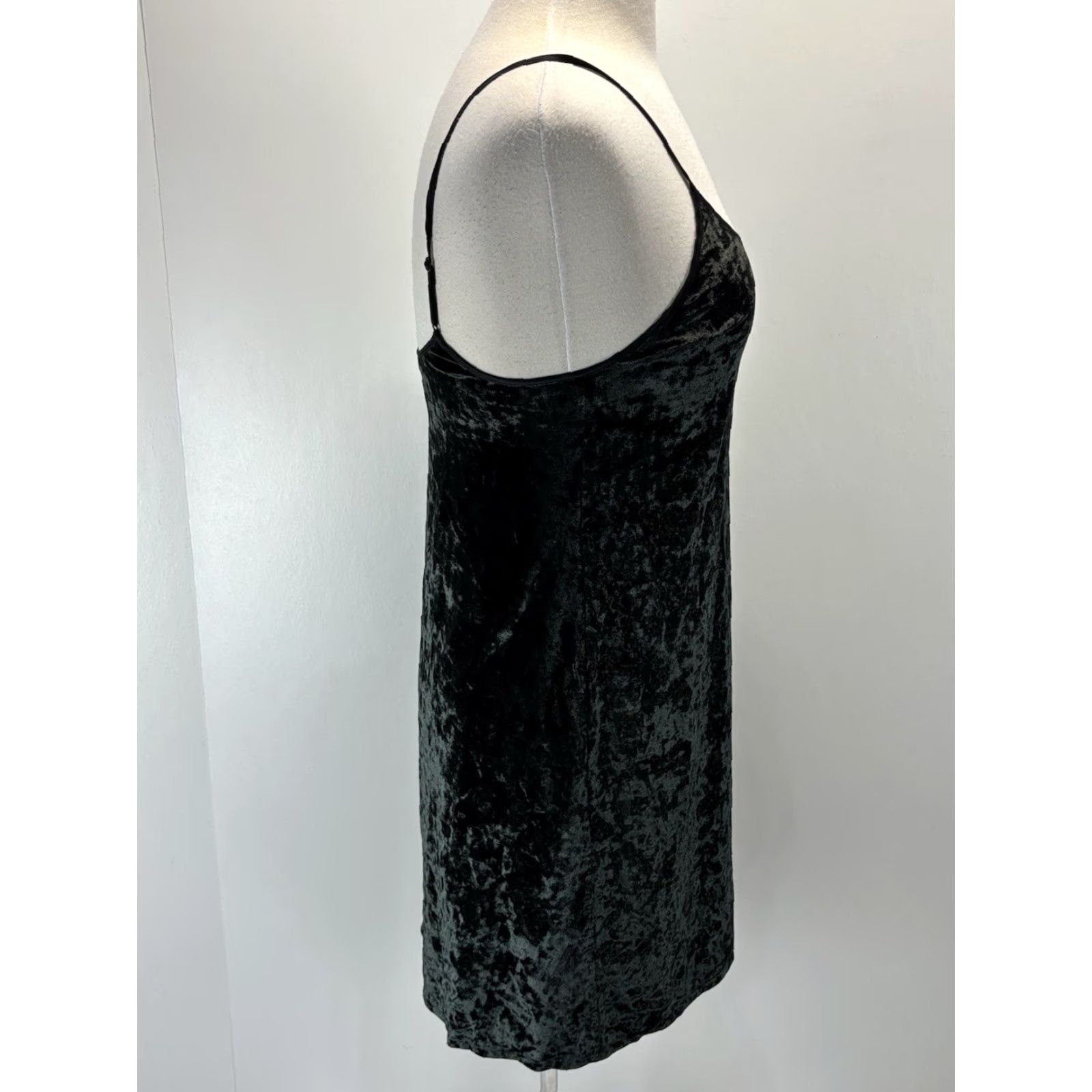 Victoria's Secret Victoria's Secret Crushed Velvet Nightgown Dress XS Black Women’s Velvet Mini Nightgown Goth Whimsigoth Size XS / US 0-2 / IT 36-38 - 4 Thumbnail