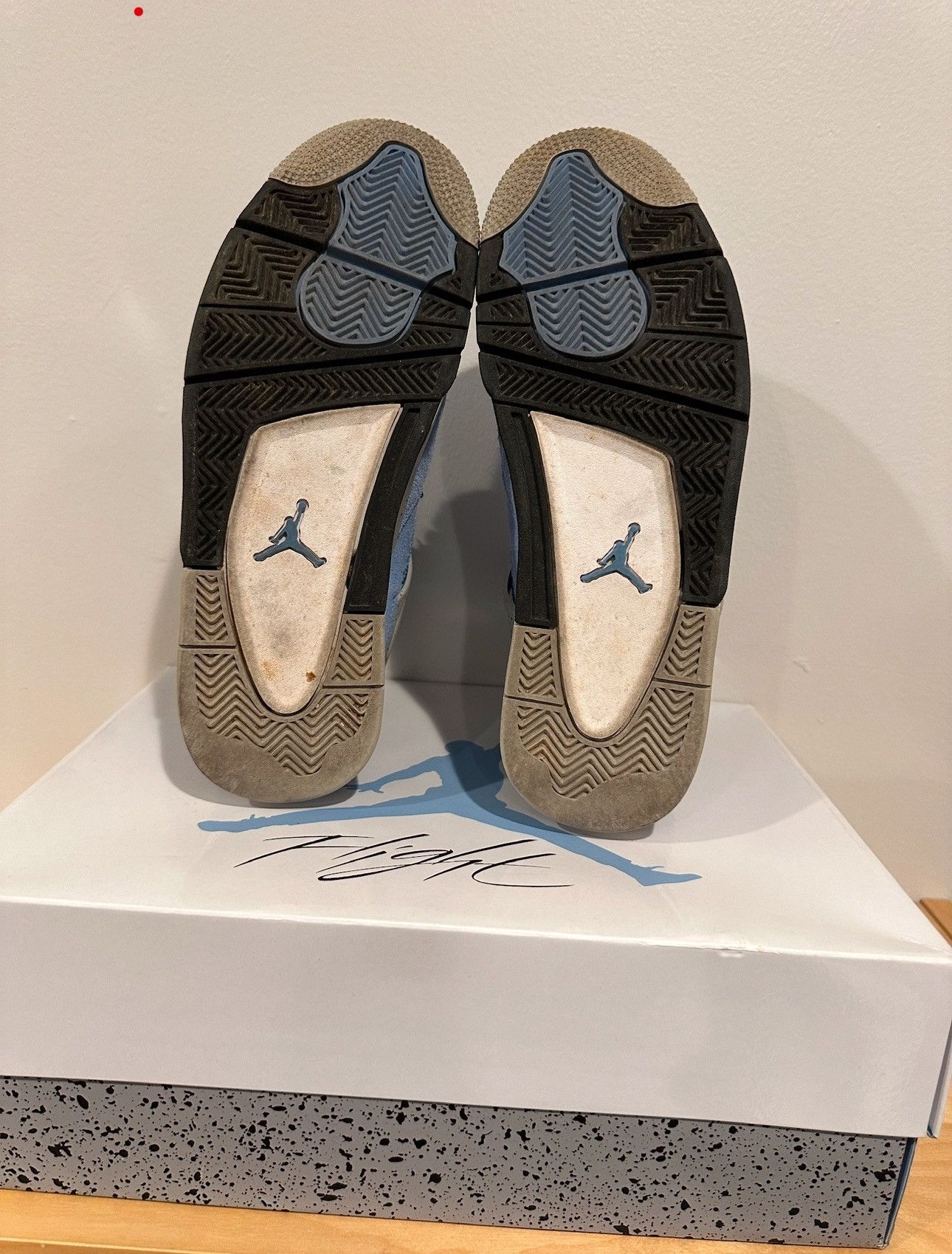 Jordan Brand Jordan 4 UNC - Size 9.5 Men’s Size US 9.5 / EU 42-43 - 3 Thumbnail