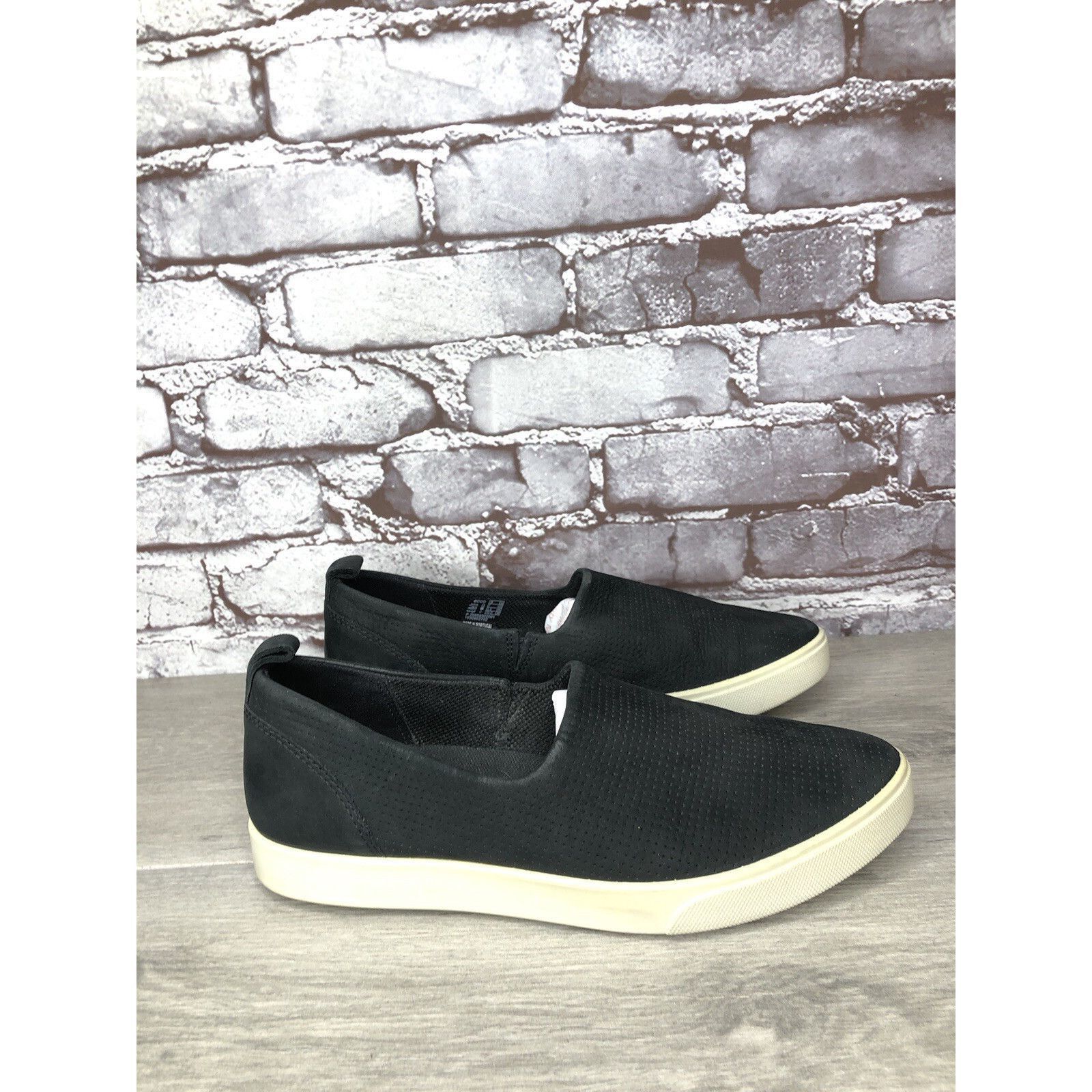 Ecco Ecco Danish Design Black Leather Slip On Casual Sneakers Sho Size US 7.5 / IT 37.5 - 1 Thumbnail