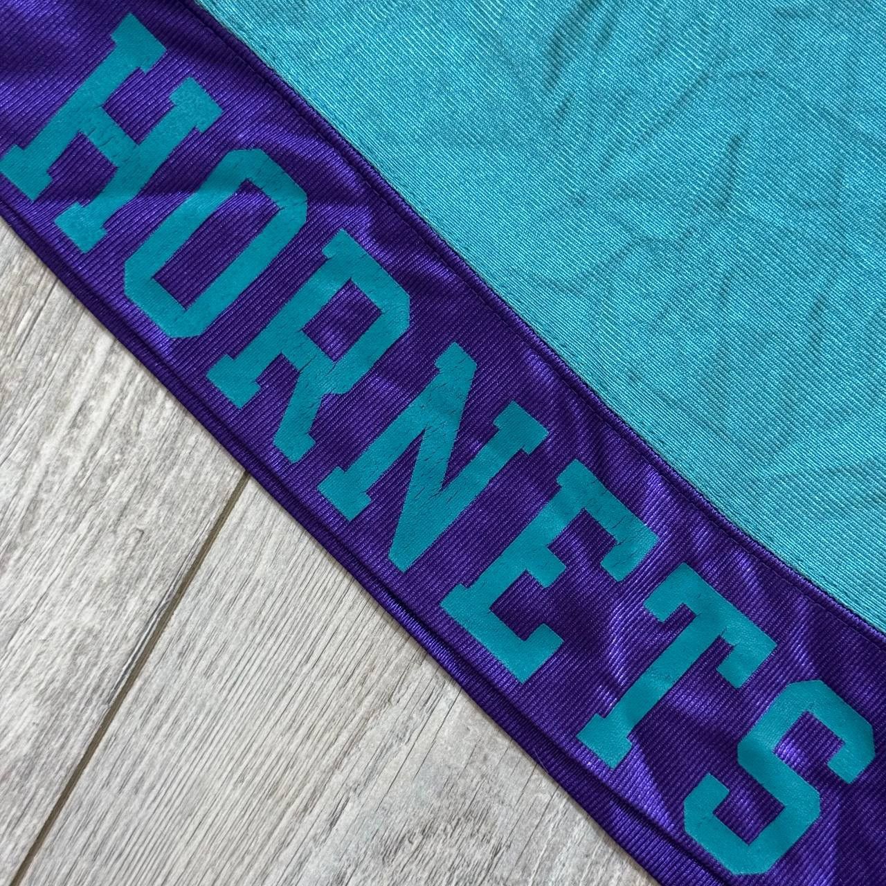 Champion Vintage 90s Champion Charlotte Hornets NBA Shorts Size US 34 / EU 50 - 2 Thumbnail