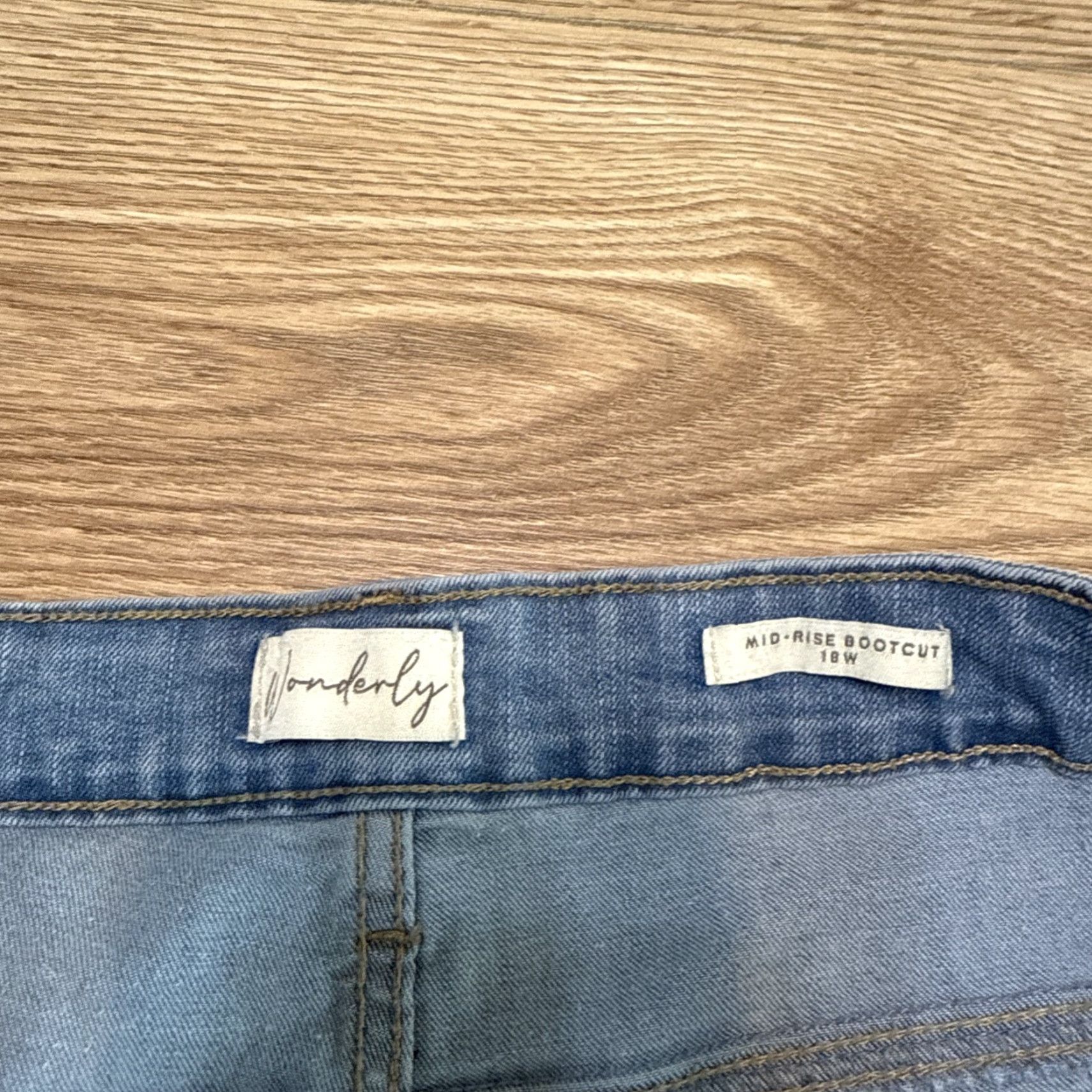 Vintage VINTAGE Wonderly Women's Jeans Bootcut Plus Size 18W Light Wash Denim 31.5 Inseam Size 40" / US 18 - 2 Thumbnail
