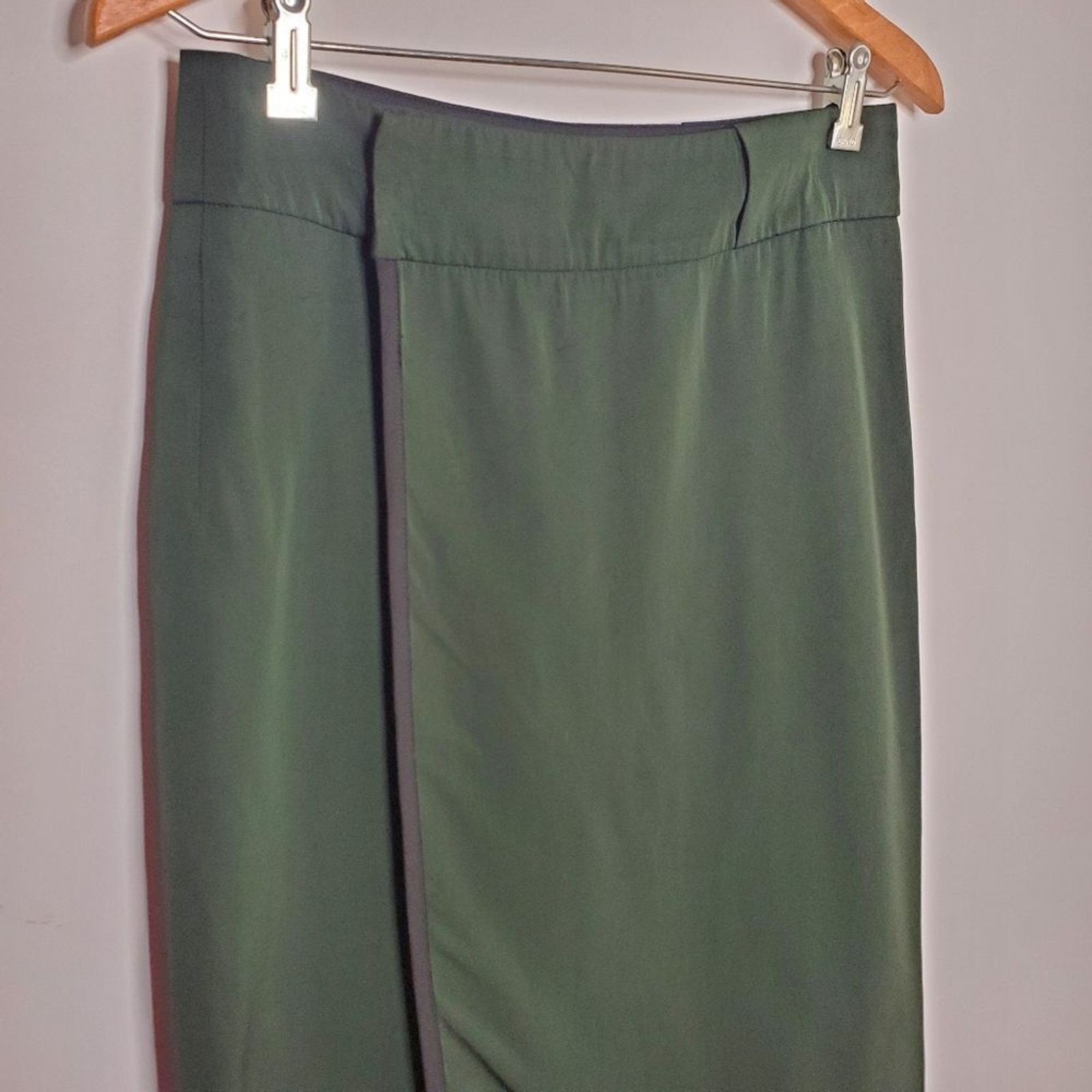 Victoria Beckham Victoria Beckham Emerald Green Black Trim Button Wrap Skirt Size 32" / US 10 / IT 46 - 2 Thumbnail