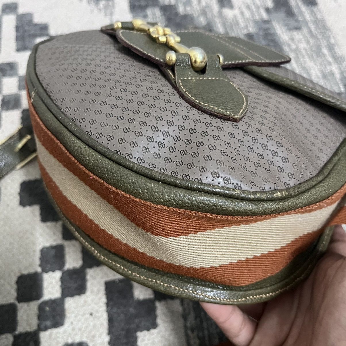 Paolo Gucci Authentic Vintage Paolo Gucci by Gucci Shoulder Bag Size ONE SIZE - 4 Thumbnail