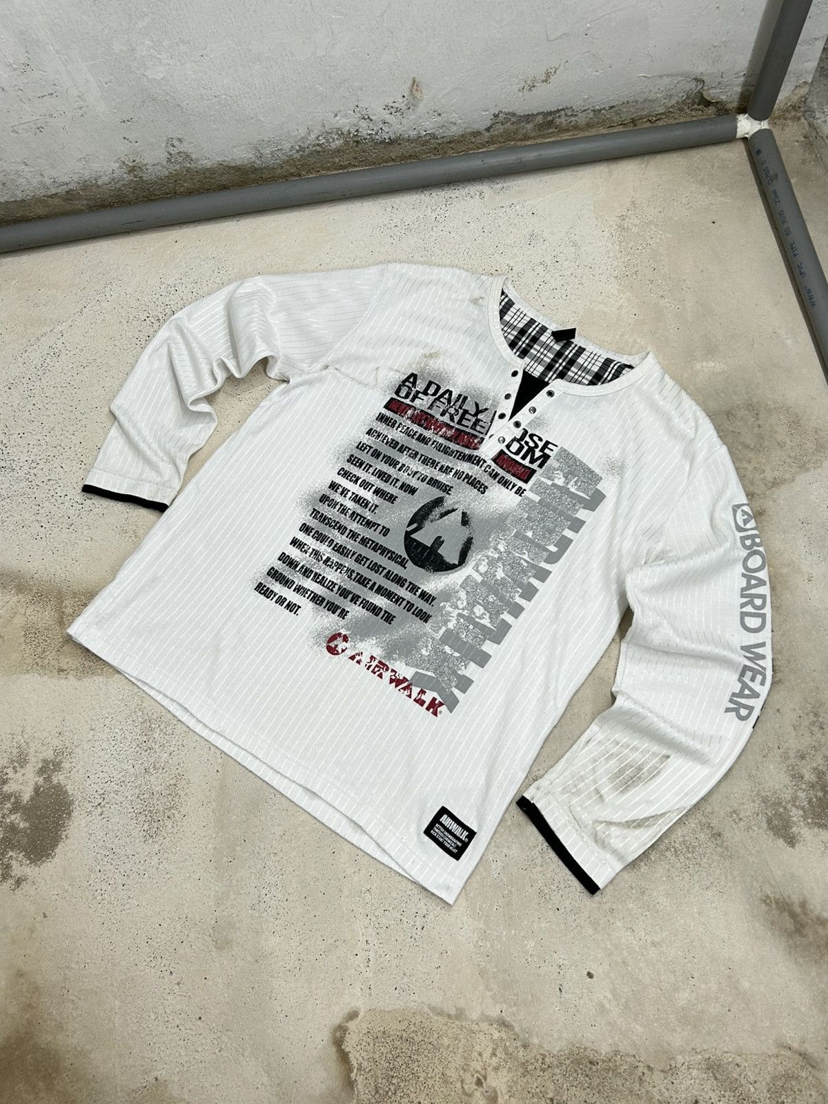 Designer × Japanese Brand Airwalk L/Sleeve Graphic Henley GrungeSkater Boardwear Style Size US L / EU 52-54 / 3 - 2 Thumbnail
