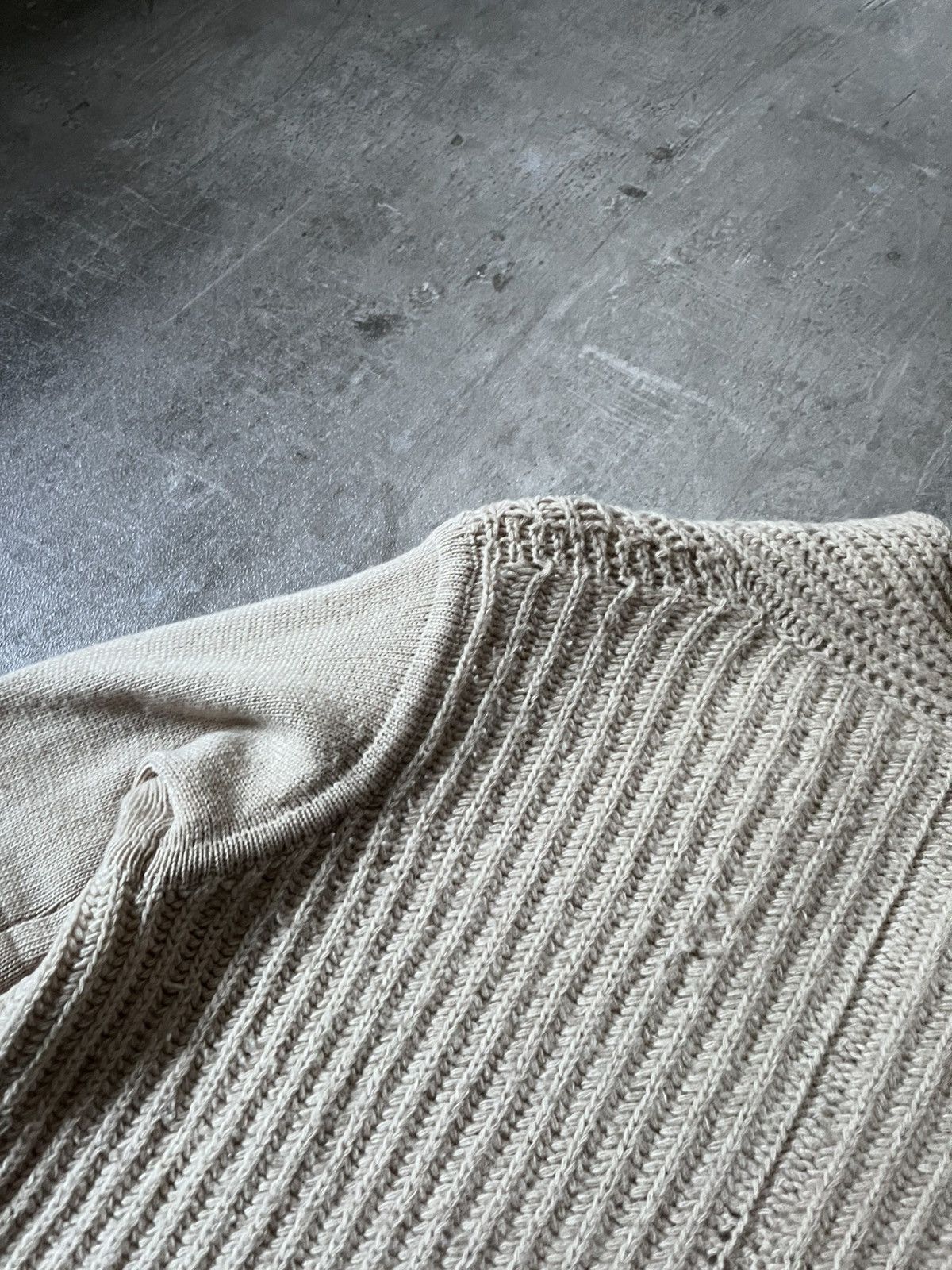 Rick Owens Rick Owens Queen F/W 04 wool beige sweater Size L / US 10 / IT 46 - 10 Thumbnail