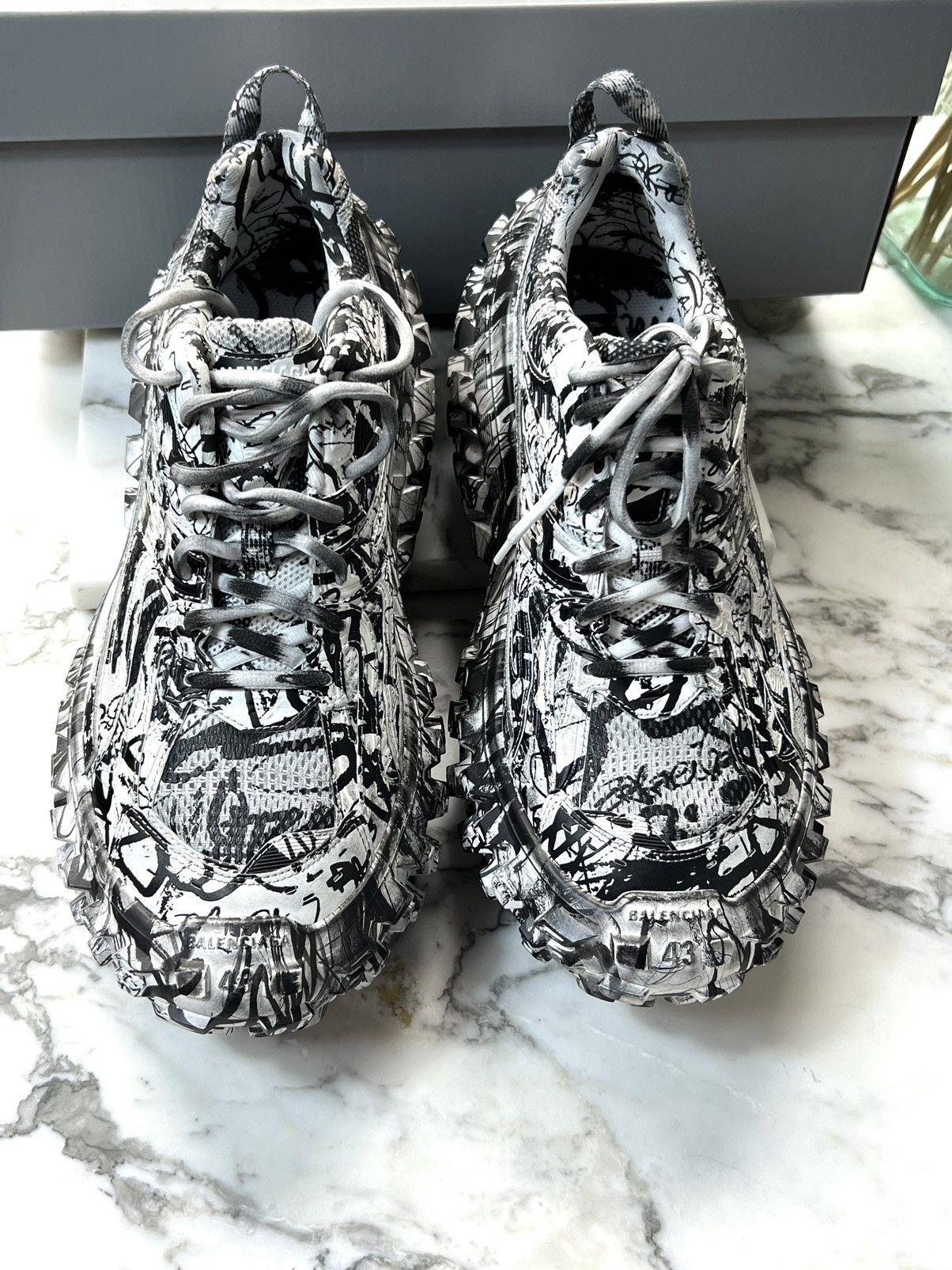 Balenciaga Balenciaga Men’s Graffiti Sneakers Brand New w Box Size US 10.5 / EU 43-44 - 9 Thumbnail
