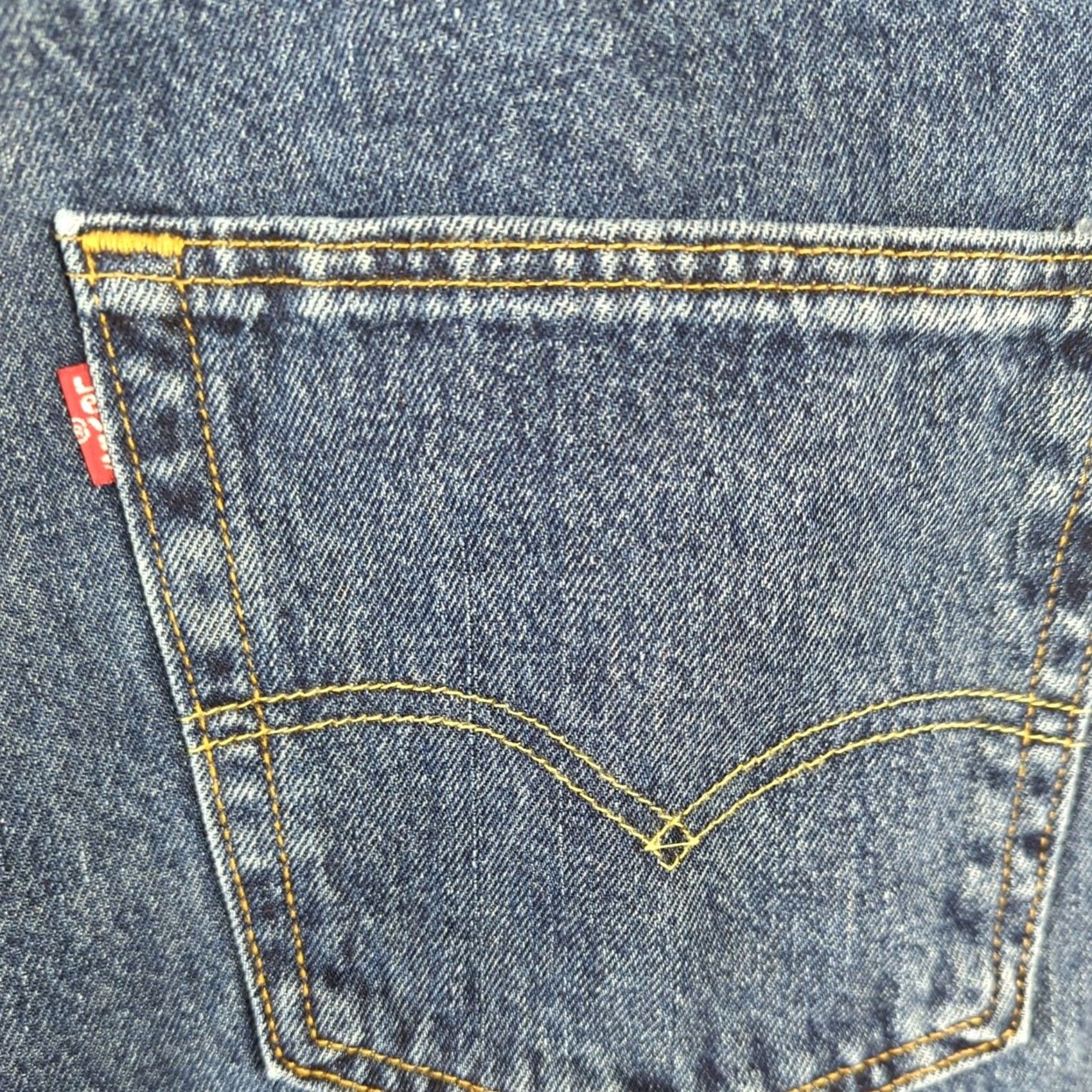 Levi's Levi's 550 Jeans Mens 44X30 Medium Wash Denim Cotton Relaxed Straight 30 Inseam Regular Size Type Jeans Blue Mens Size US 44 / EU 60 - 5 Thumbnail