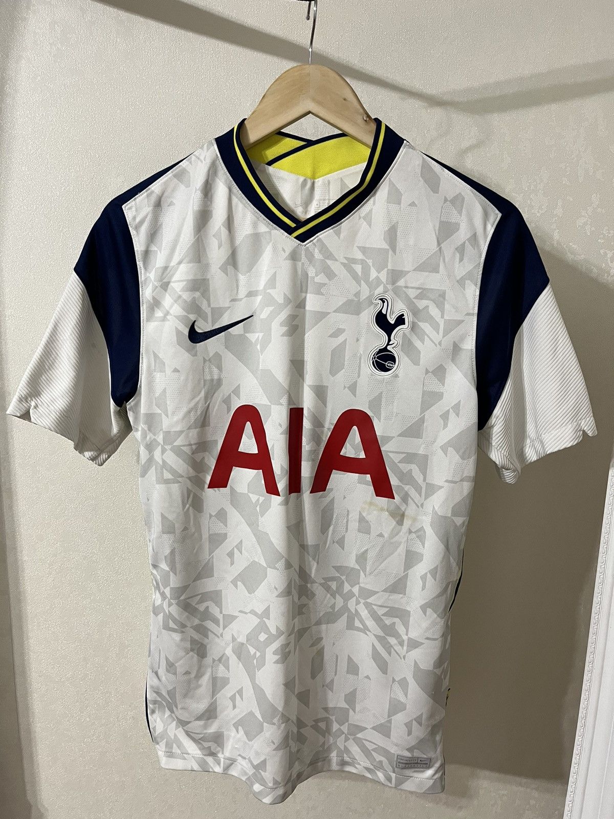 Other Nike Tottenham 20/21 Home Jersey #28 Ndombele Size US M / EU 48-50 / 2 - 1 Thumbnail