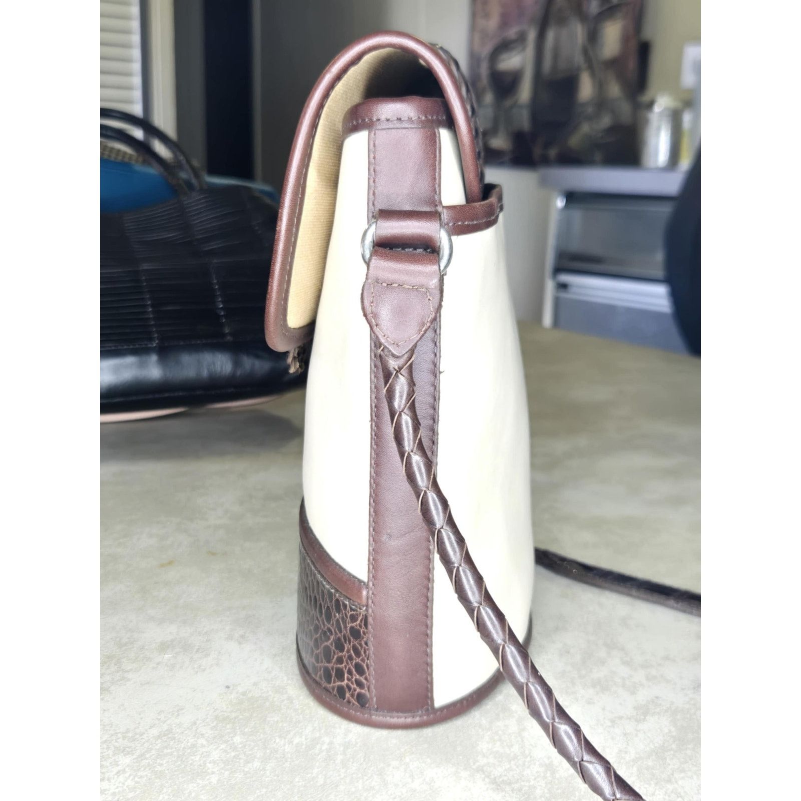 Brighton Vintage Brighton two tone brown croc and beige heart tassel Size ONE SIZE - 4 Thumbnail