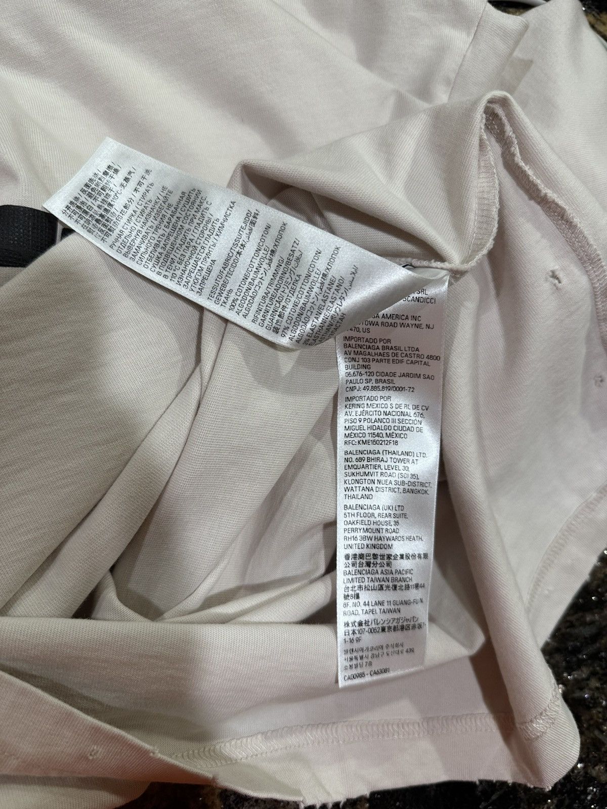 Balenciaga Balenciaga Distressed Type Black Duct Tape Logo White Tee Size US XS / EU 42 / 0 - 16 Thumbnail