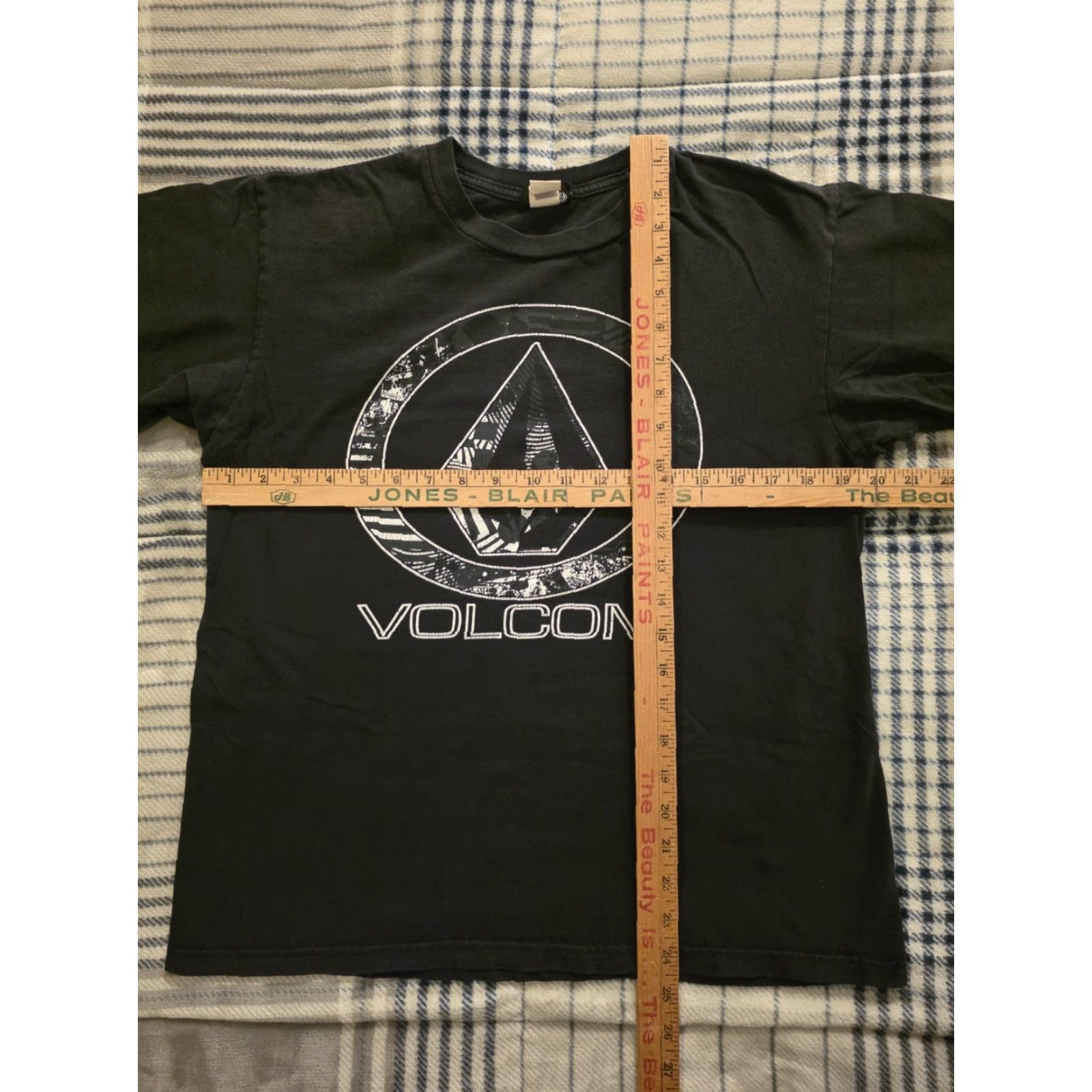 Volcom Vtg Y2K Volcom Big Logo Graphic T Shirt Back Hit Black Mens Medium Skater Surf Graphic 90s Grunge Logo Crew Neck Short Sleeve Cotton T-Shirt Size US M / EU 48-50 / 2 - 8 Thumbnail