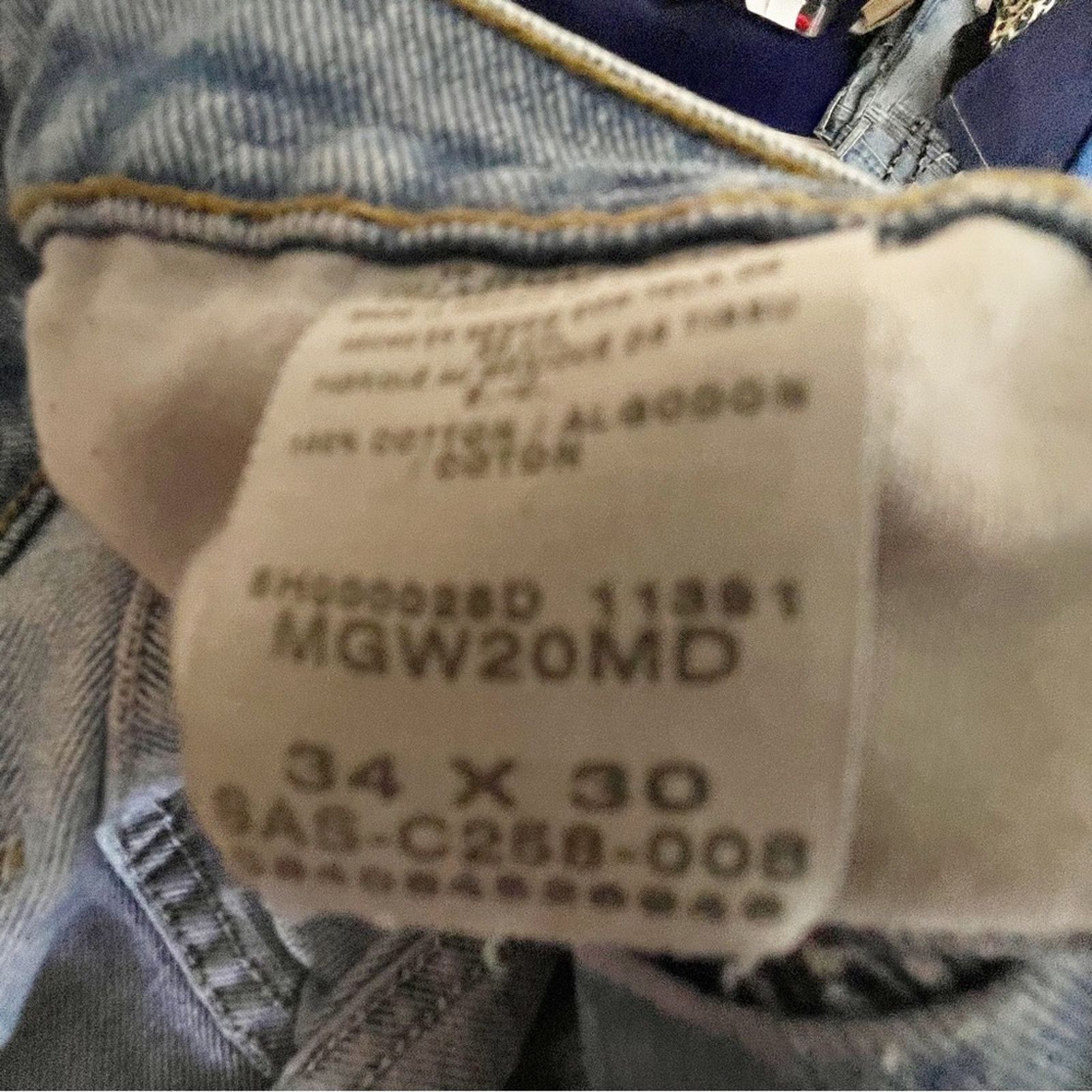 Wrangler Wrangler Distressed Medium Wash Straight Leg 5 Pockets Jeans Size US 34 / EU 50 - 8 Thumbnail