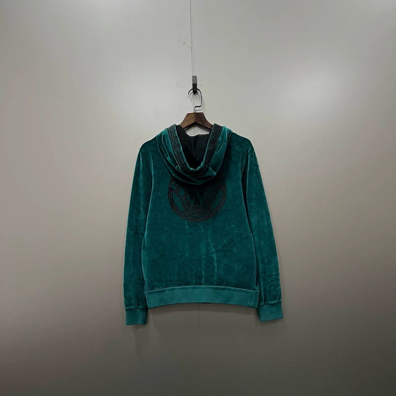 Versace Versace Green Velvet Embroidered Coat Size US S / EU 44-46 / 1 - 2 Thumbnail
