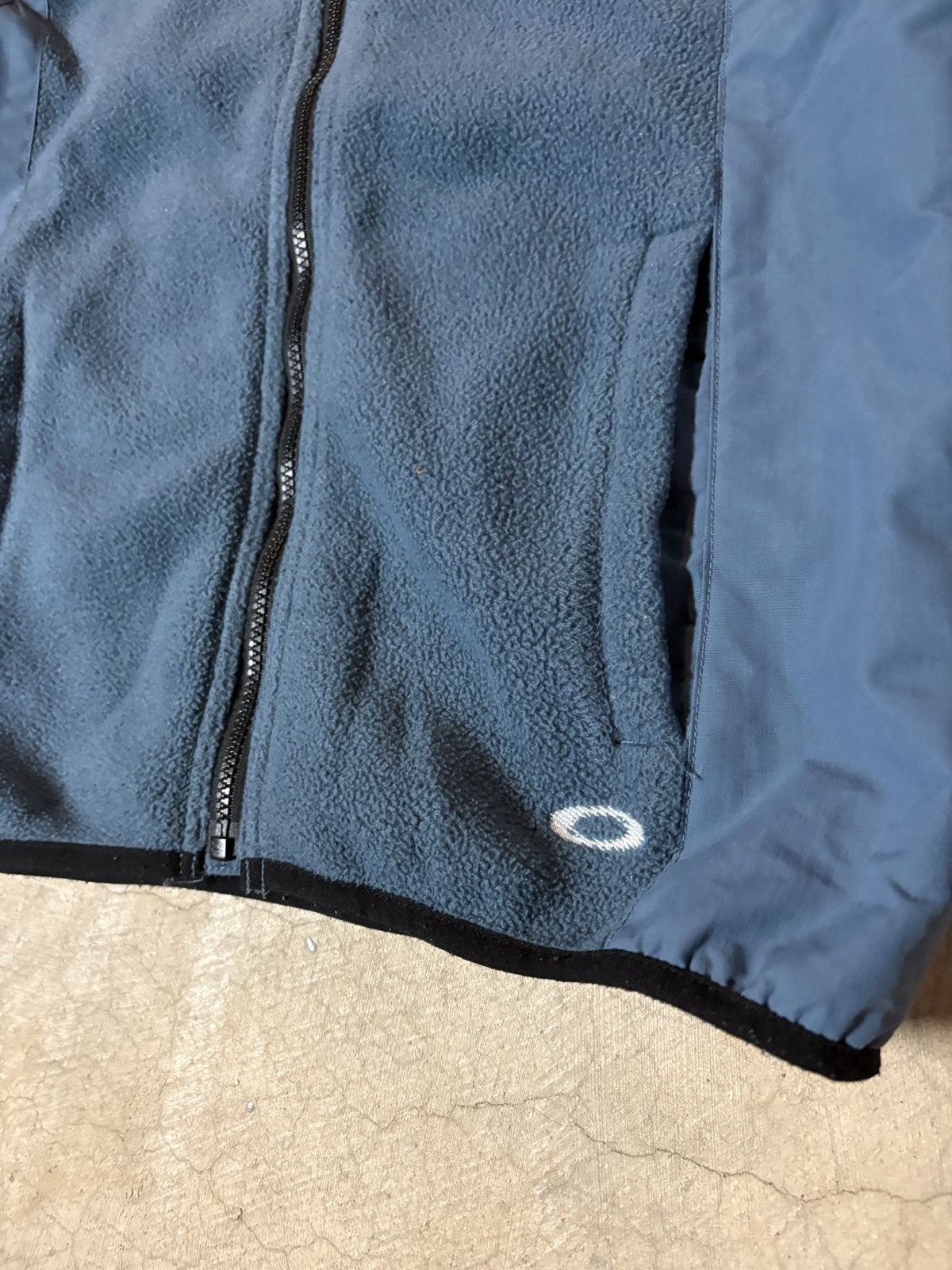 Oakley Vintage 90s Oakley Blue Vest Embroidered Size Medium Size US M / EU 48-50 / 2 - 2 Thumbnail