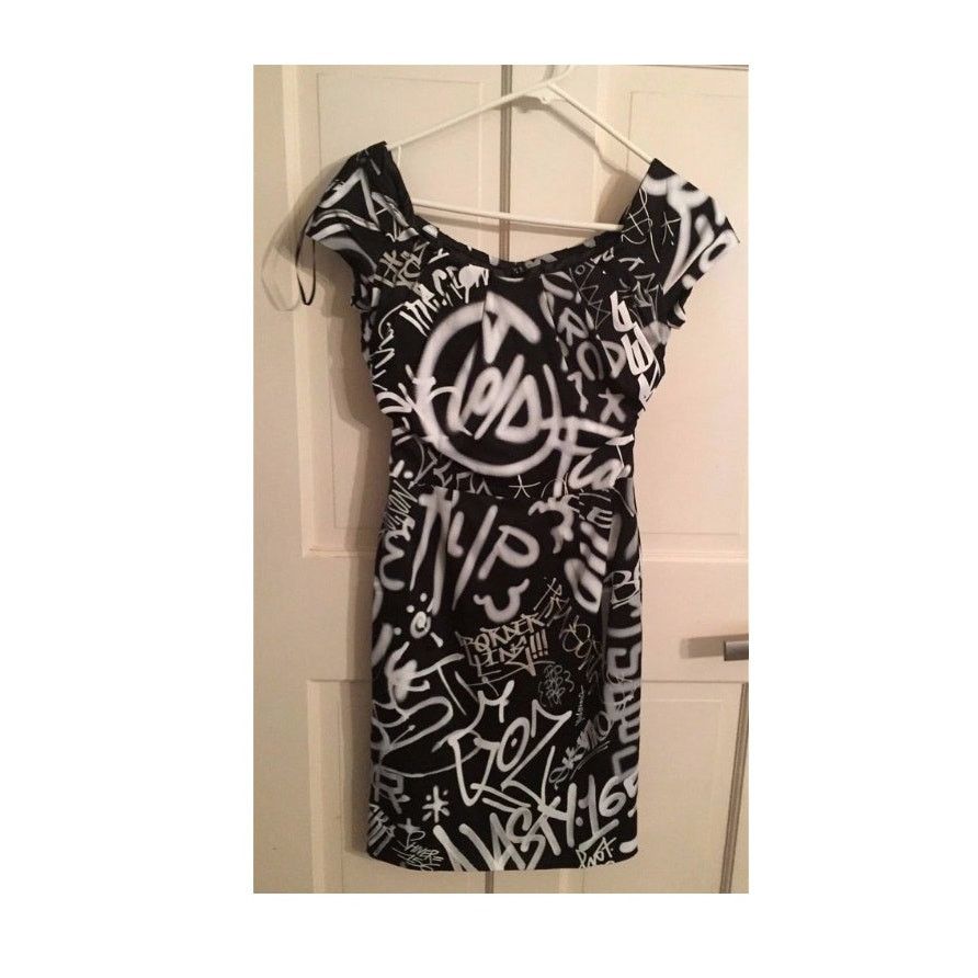 Moschino AW15 MOSCHINO COUTURE Jeremy Scott Puffy GRAFFITI DRESS Size S / US 4 / IT 40 - 7 Thumbnail