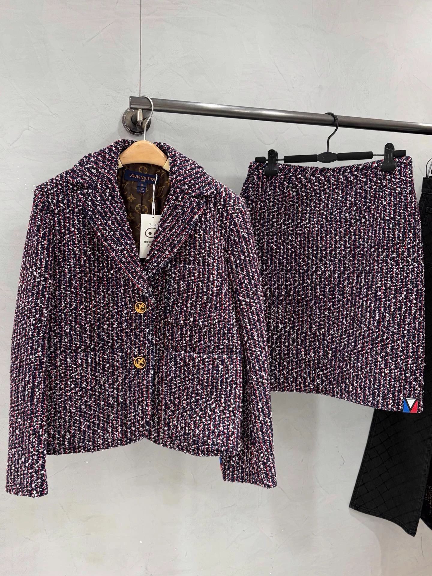 Louis Vuitton LV 23 Jin Chen Silk Lined Monogram Tweed Midi Skirt Size 36 Size 26" / US 2 / IT 38 - 3 Thumbnail